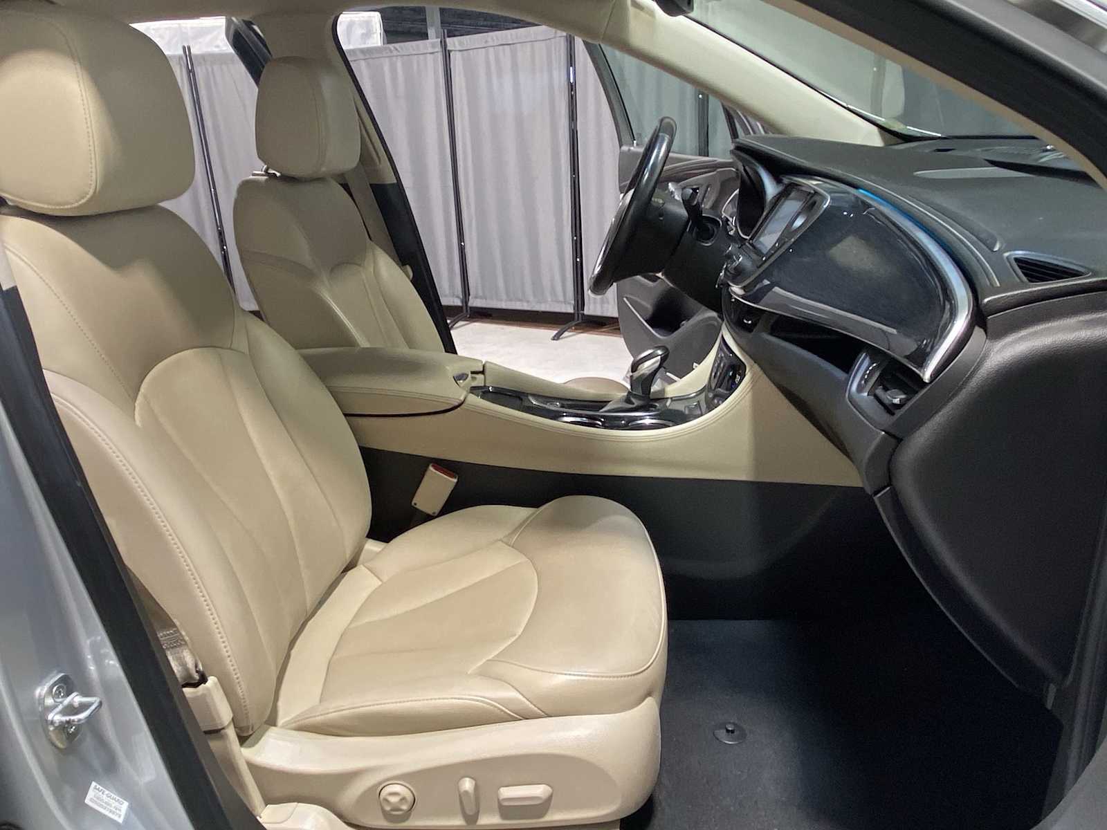 Thumbnail: 2016 Buick Envision - 14