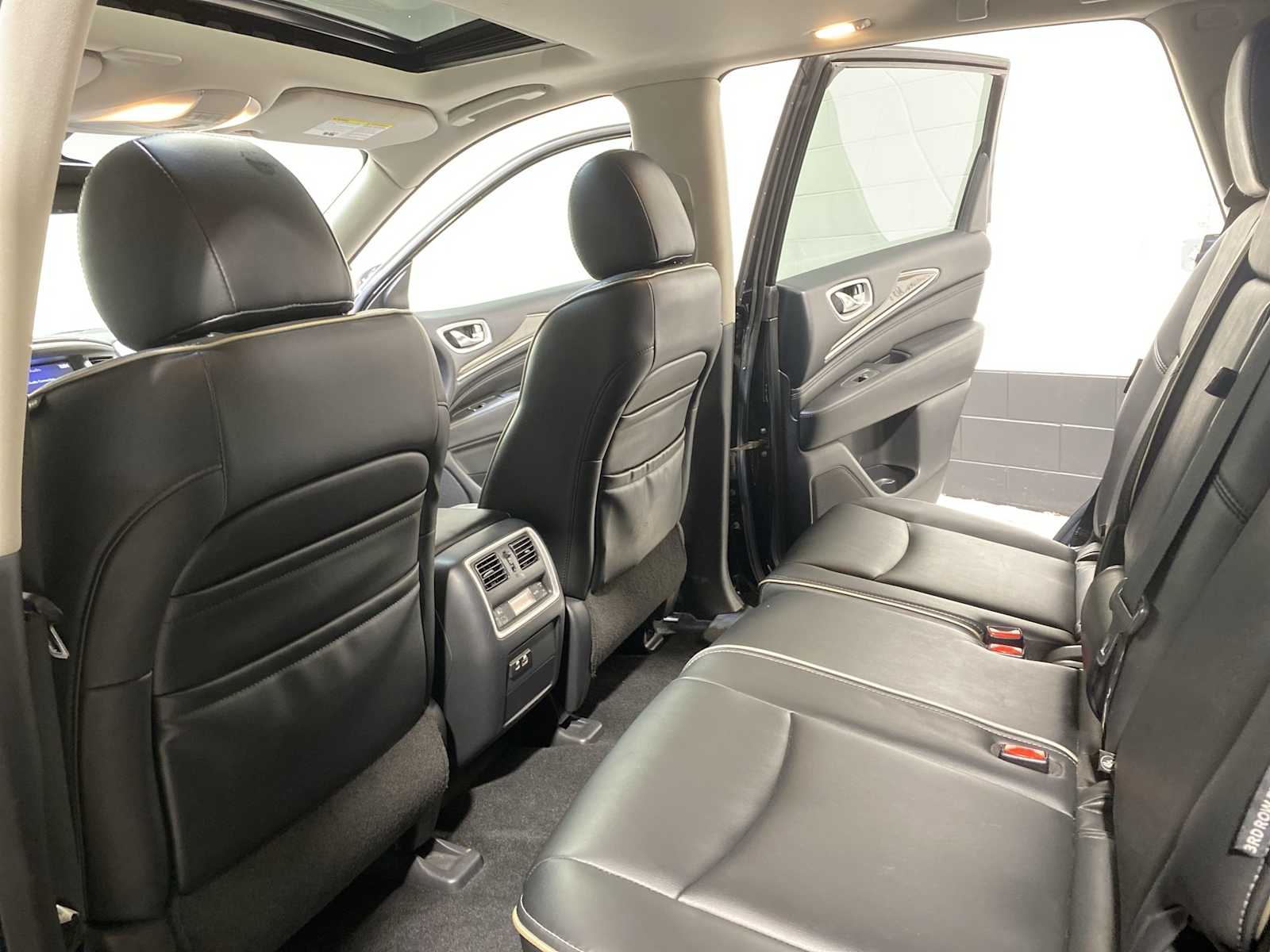 Thumbnail: 2019 INFINITI QX60 - 12