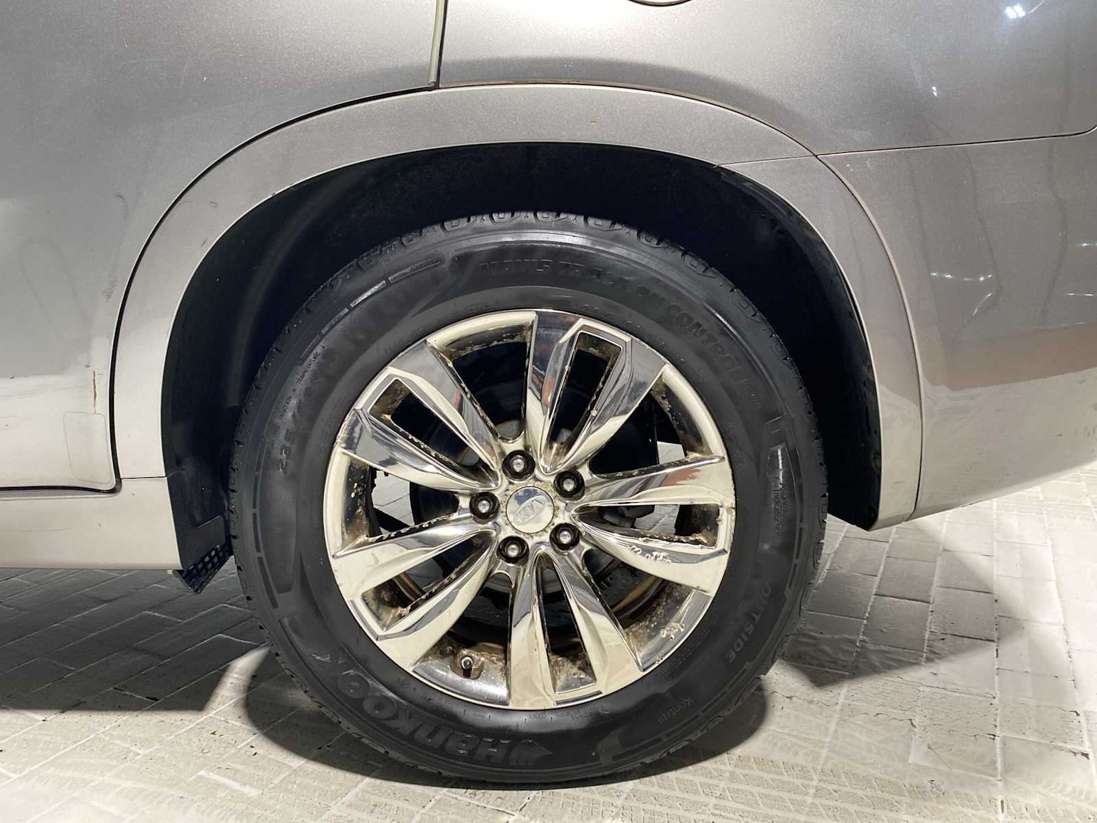 Thumbnail: 2011 Kia Sorento - 8