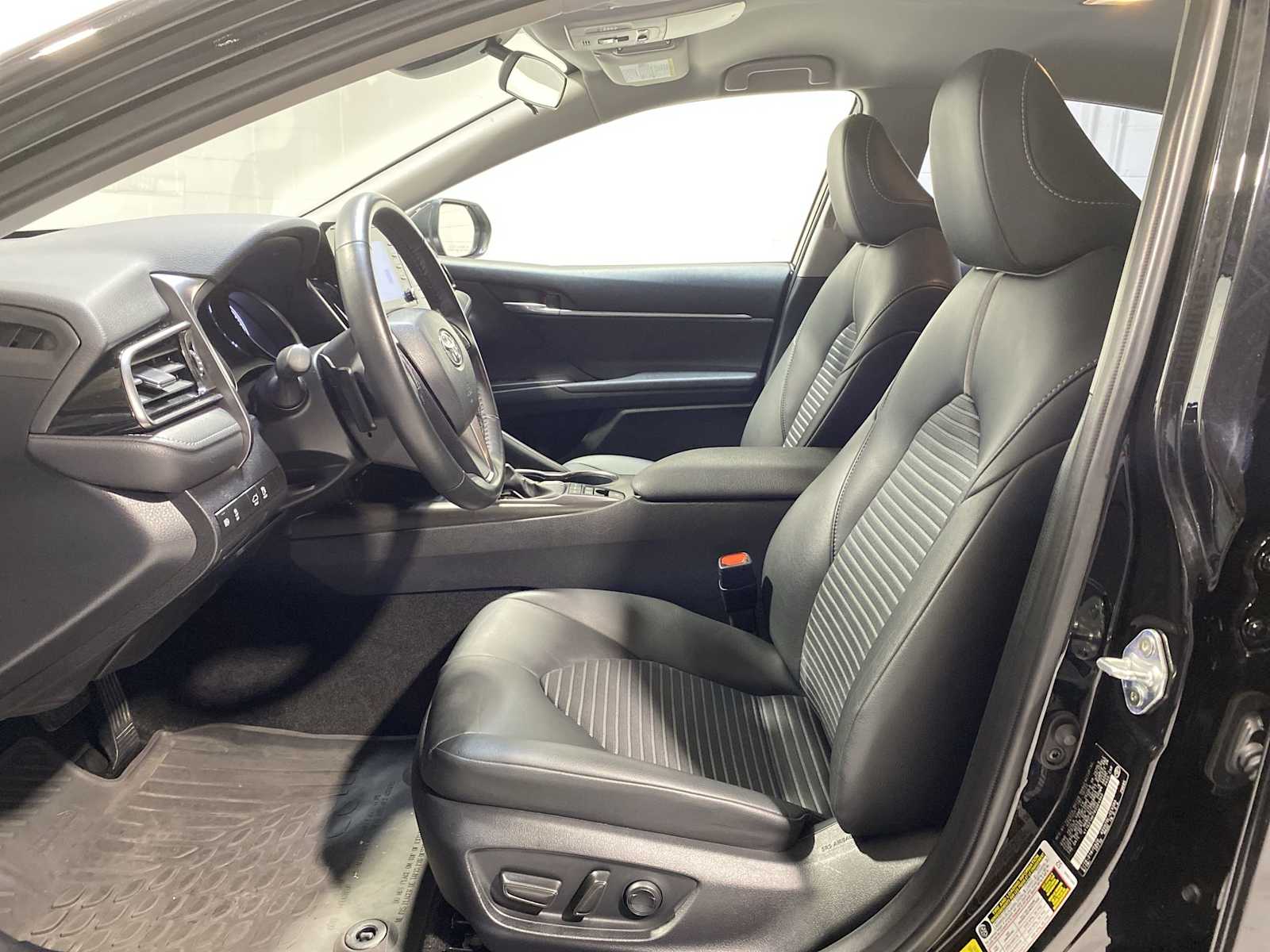 2024 Toyota Camry SE 2