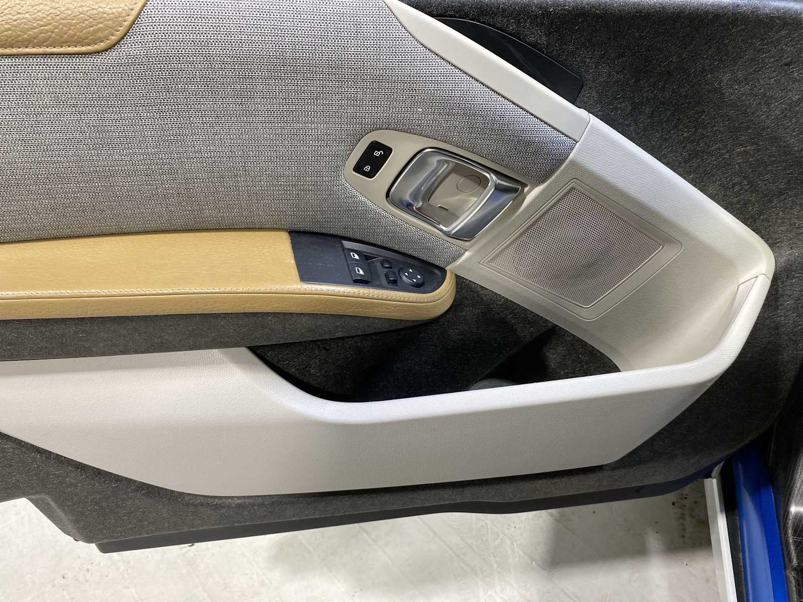 Thumbnail: 2014 BMW i3 - 22