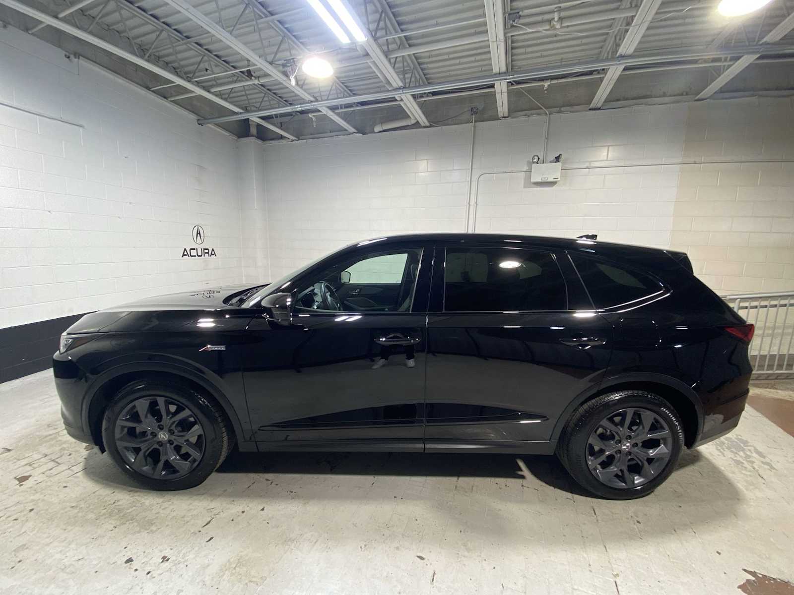 Thumbnail: 2023 Acura MDX - 3