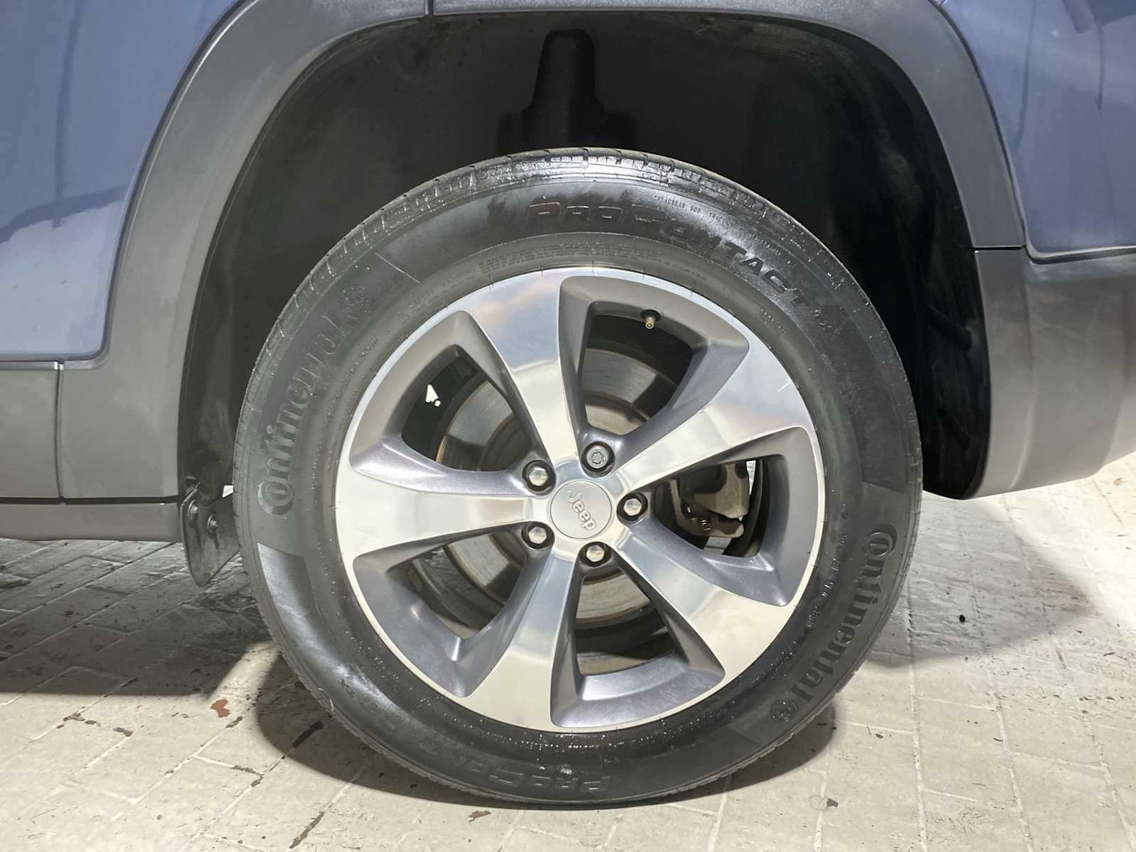 Thumbnail: 2020 Jeep Cherokee - 8