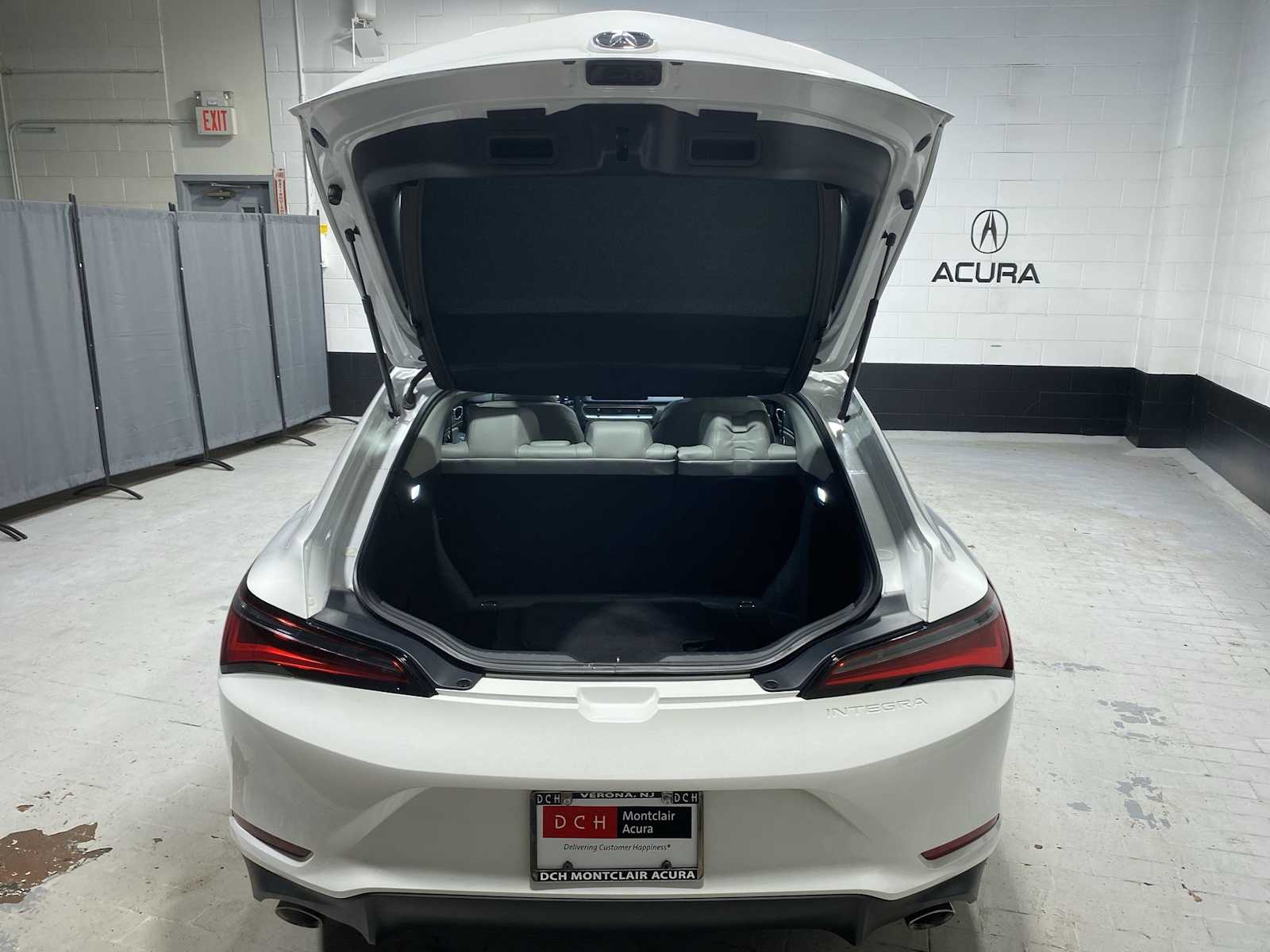 Thumbnail: 2023 Acura Integra - 19