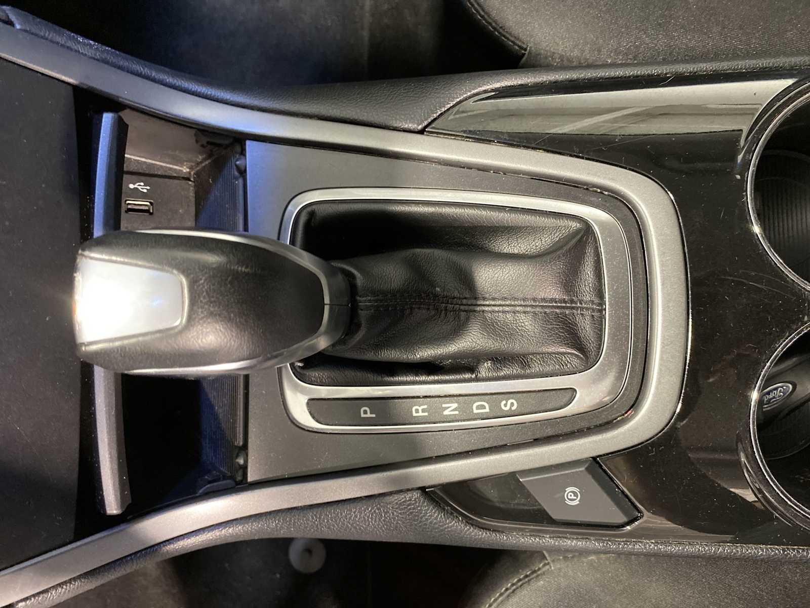 Thumbnail: 2016 Ford Edge - 17