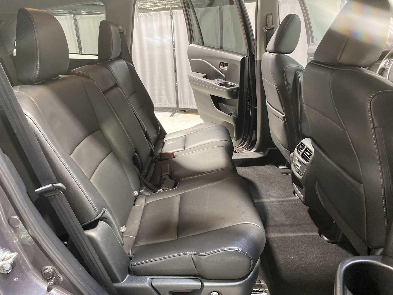Thumbnail: 2017 Honda Pilot - 13