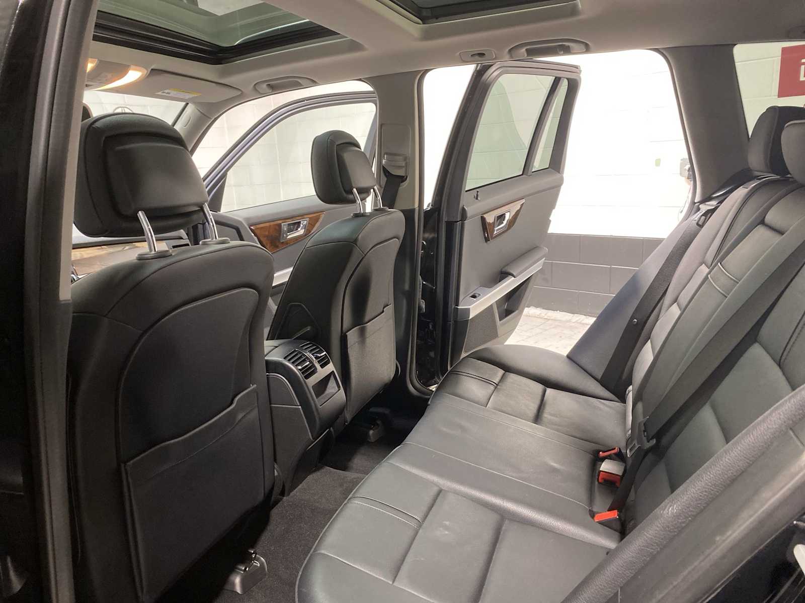 Thumbnail: 2010 Mercedes-Benz GLK - 11