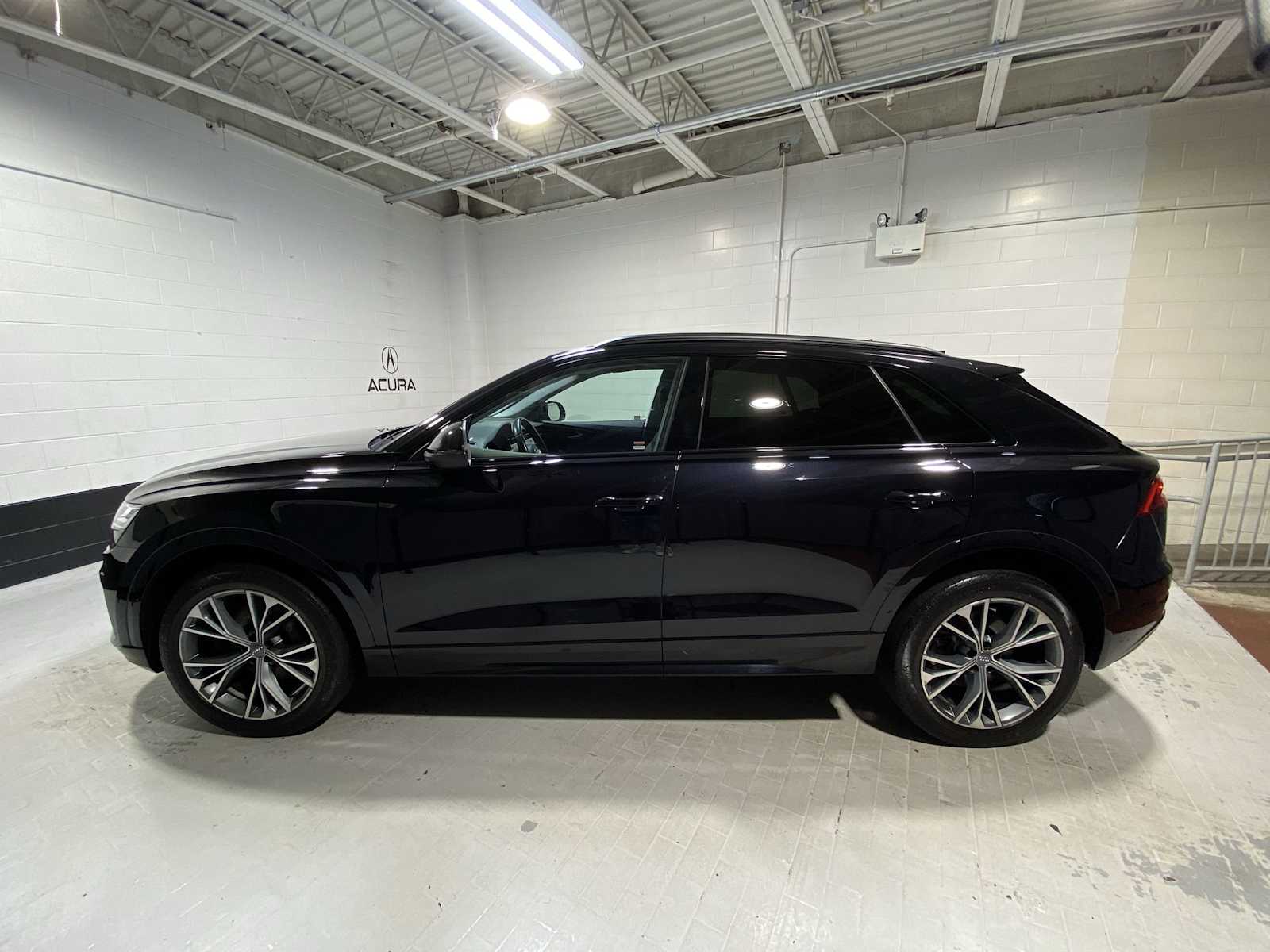 Thumbnail: 2020 Audi Q8 - 3