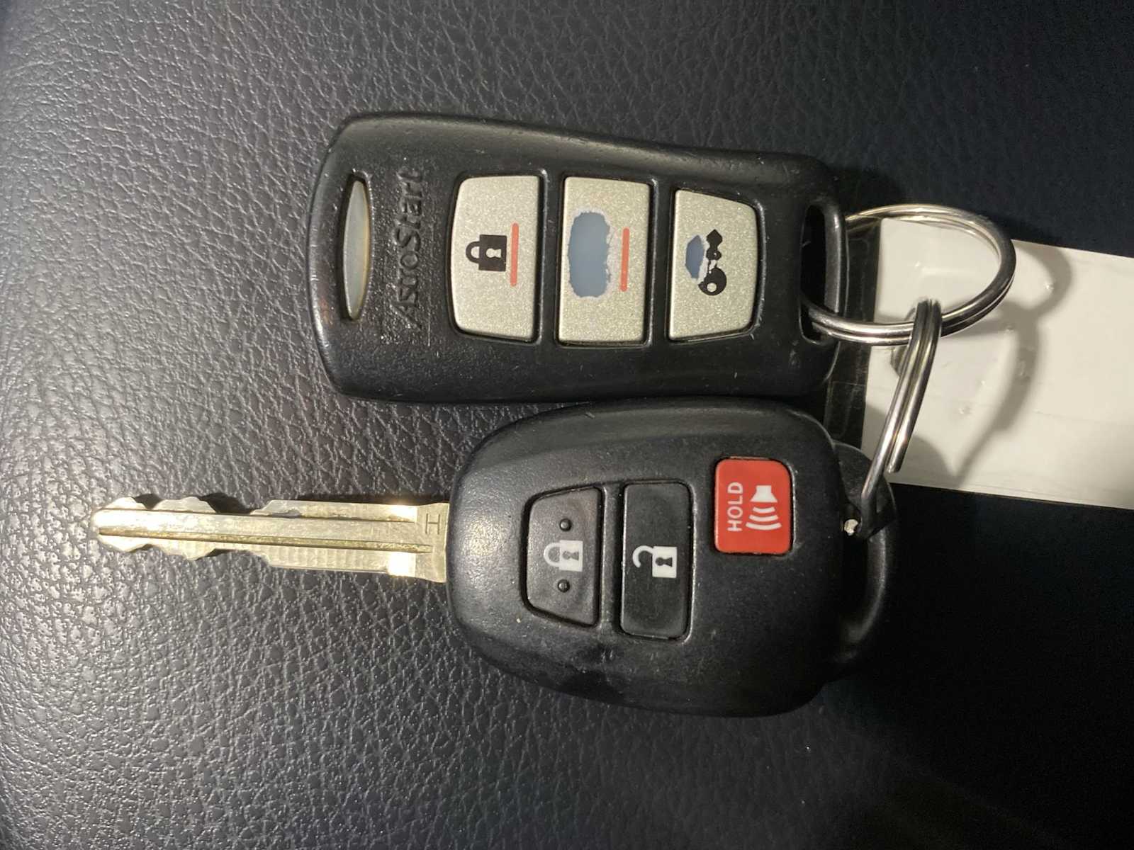 Thumbnail: 2015 Toyota RAV4 - 20