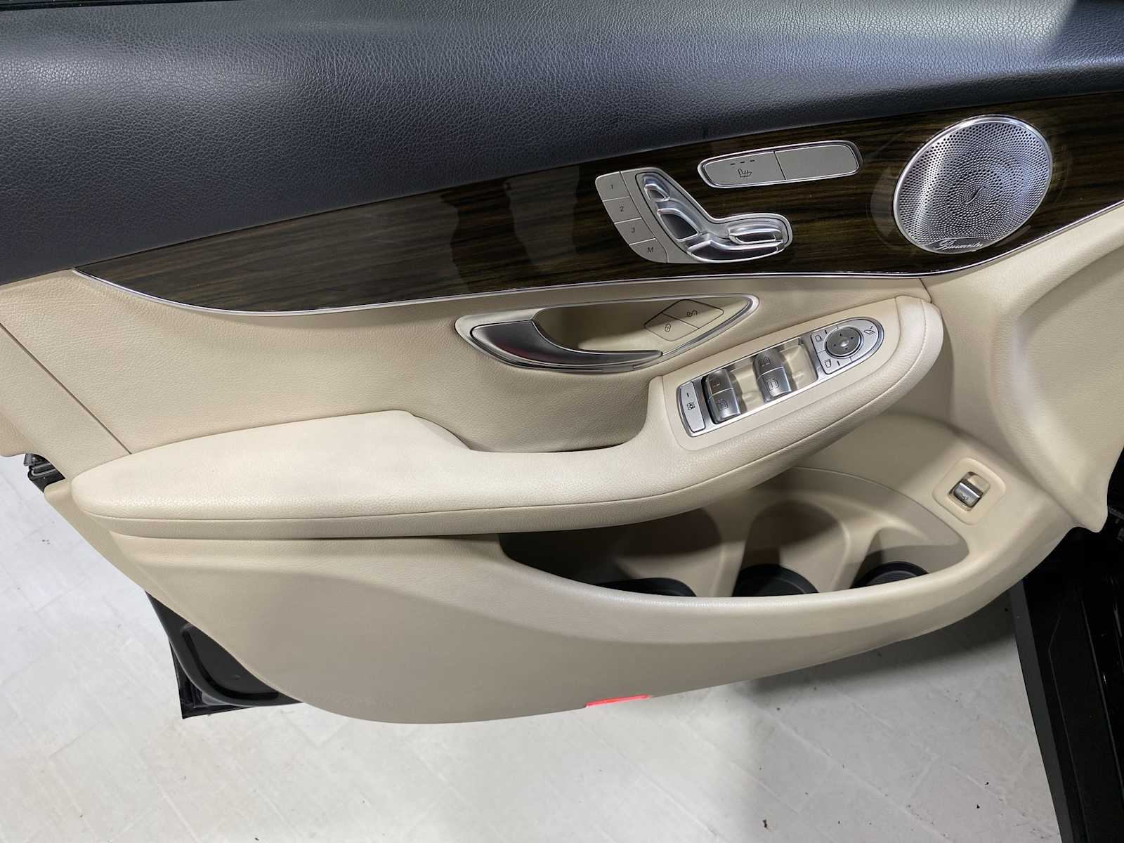 2016 Mercedes-Benz GLC 300 24