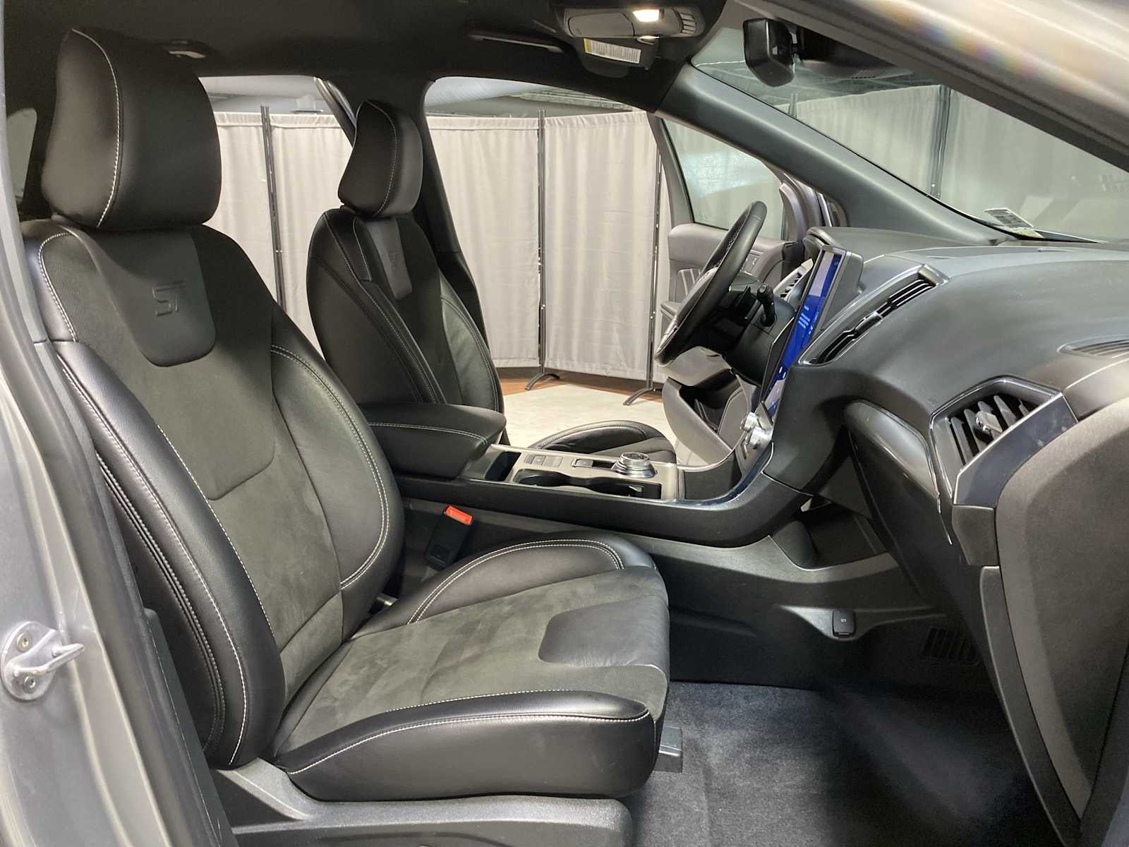 Thumbnail: 2022 Ford Edge - 14