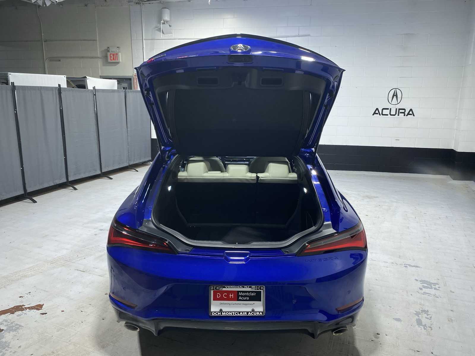 Thumbnail: 2023 Acura Integra - 19