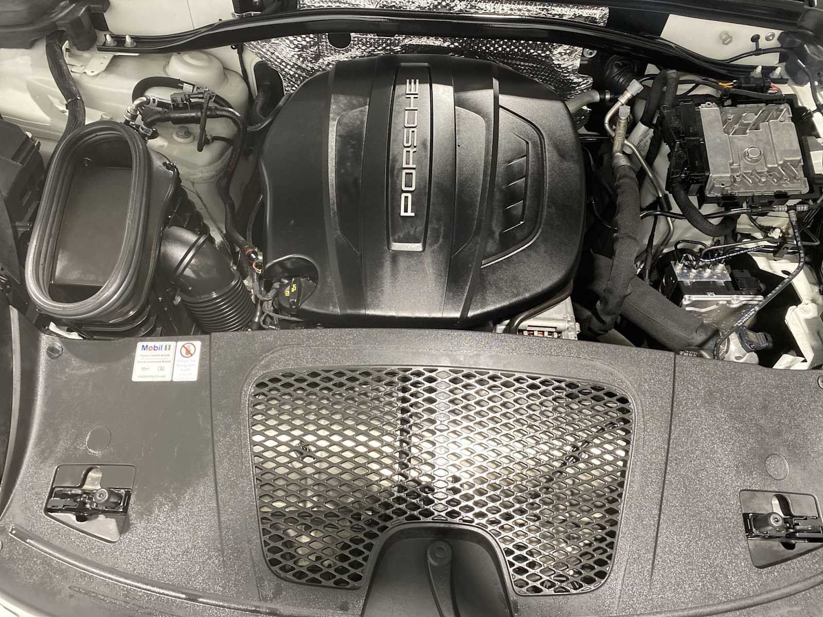 Thumbnail: 2020 Porsche Macan - 9