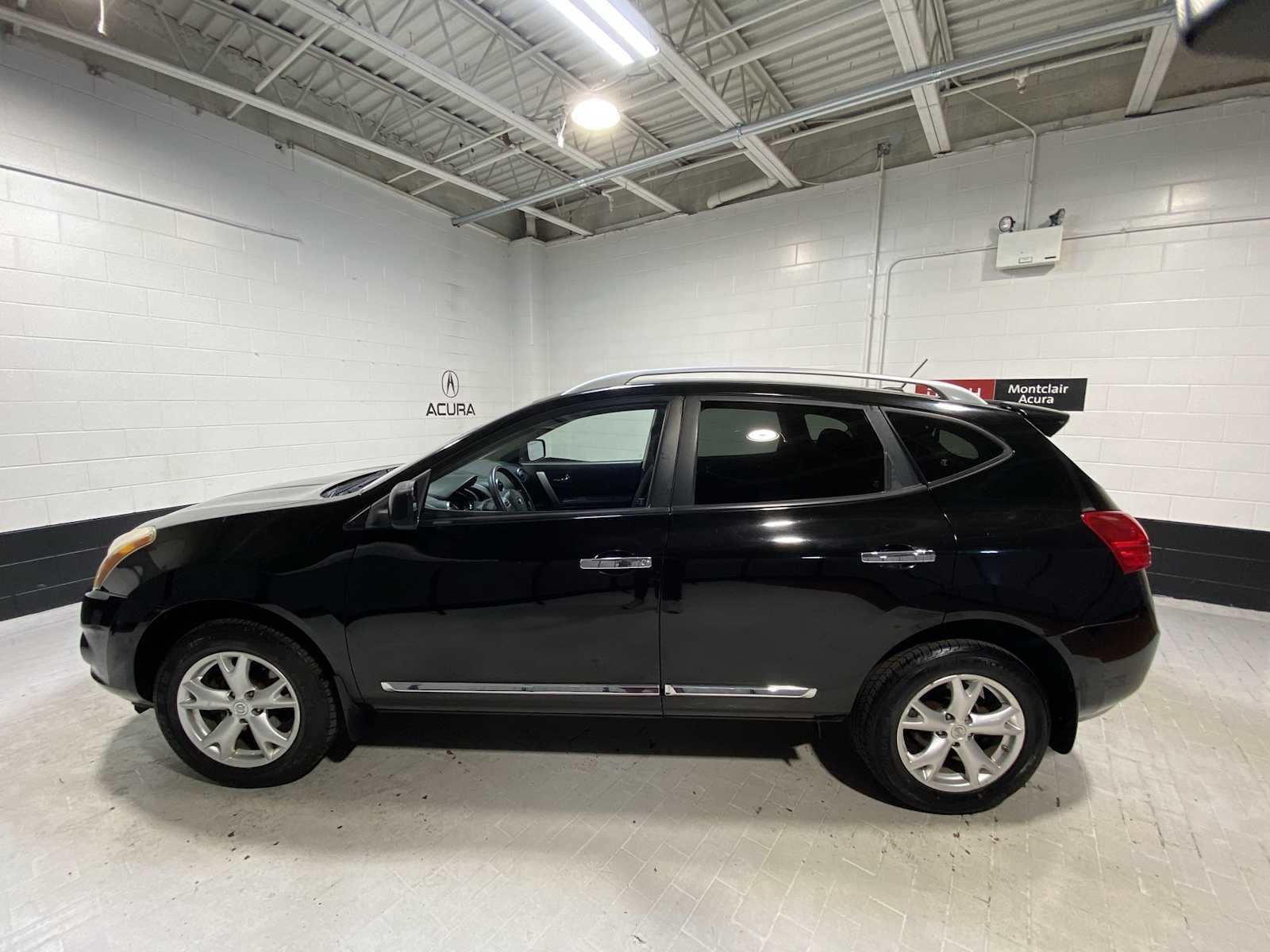 Thumbnail: 2011 Nissan Rogue - 3