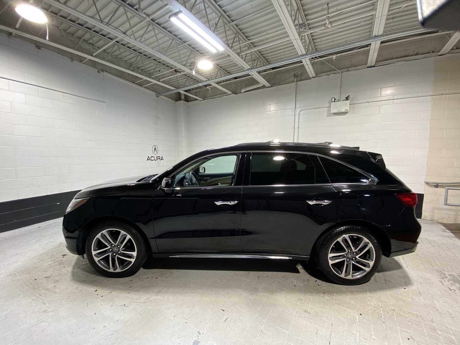 Thumbnail: 2018 Acura MDX - 3