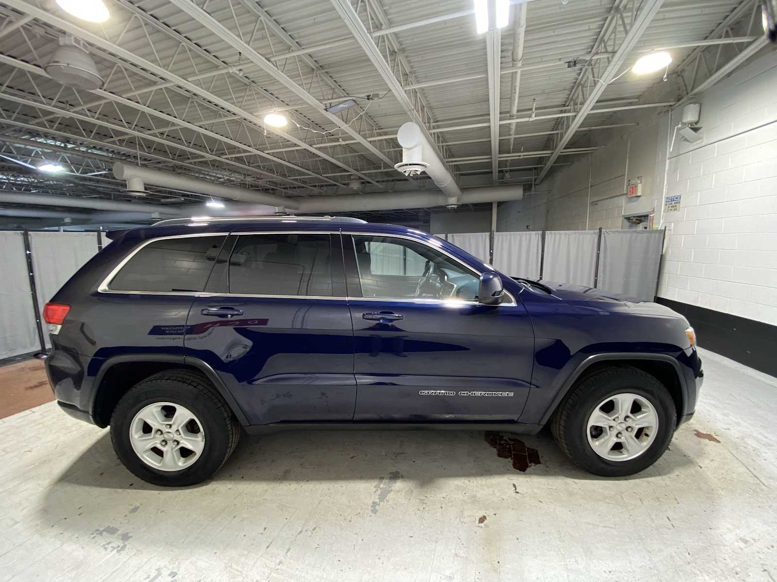 Thumbnail: 2017 Jeep Grand Cherokee - 27