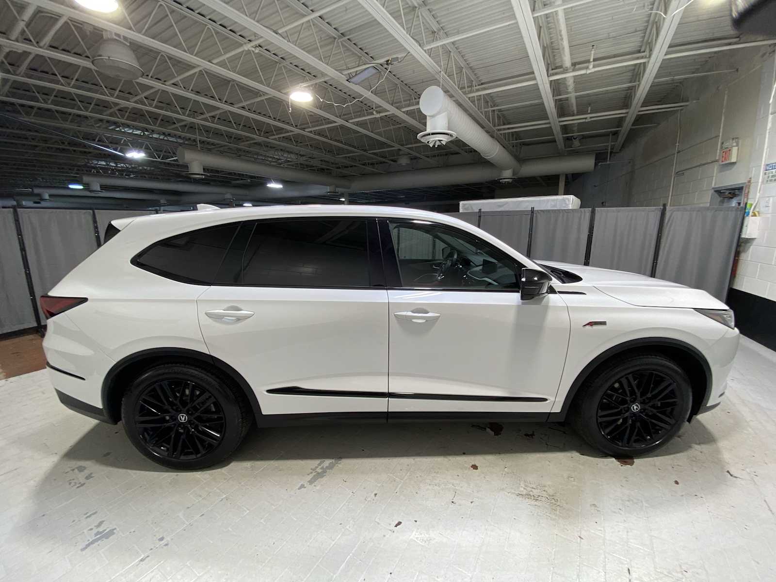 Thumbnail: 2022 Acura MDX - 27