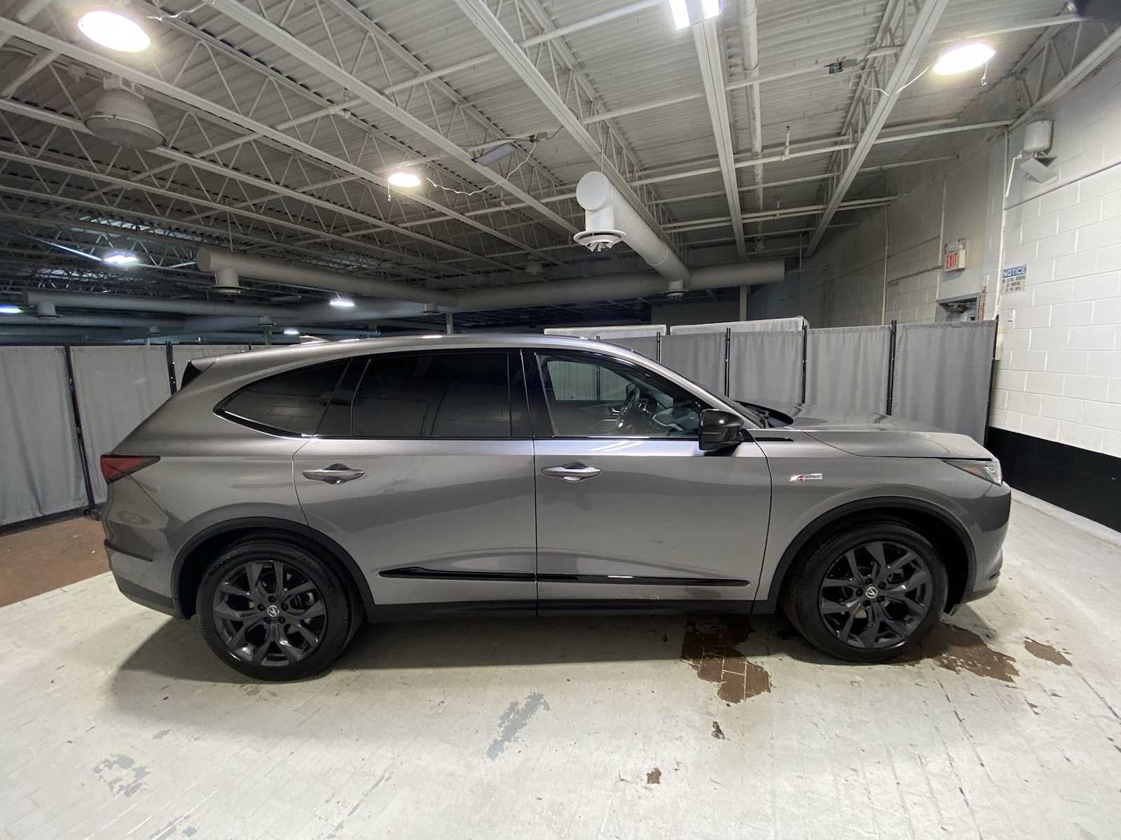 Thumbnail: 2023 Acura MDX - 26