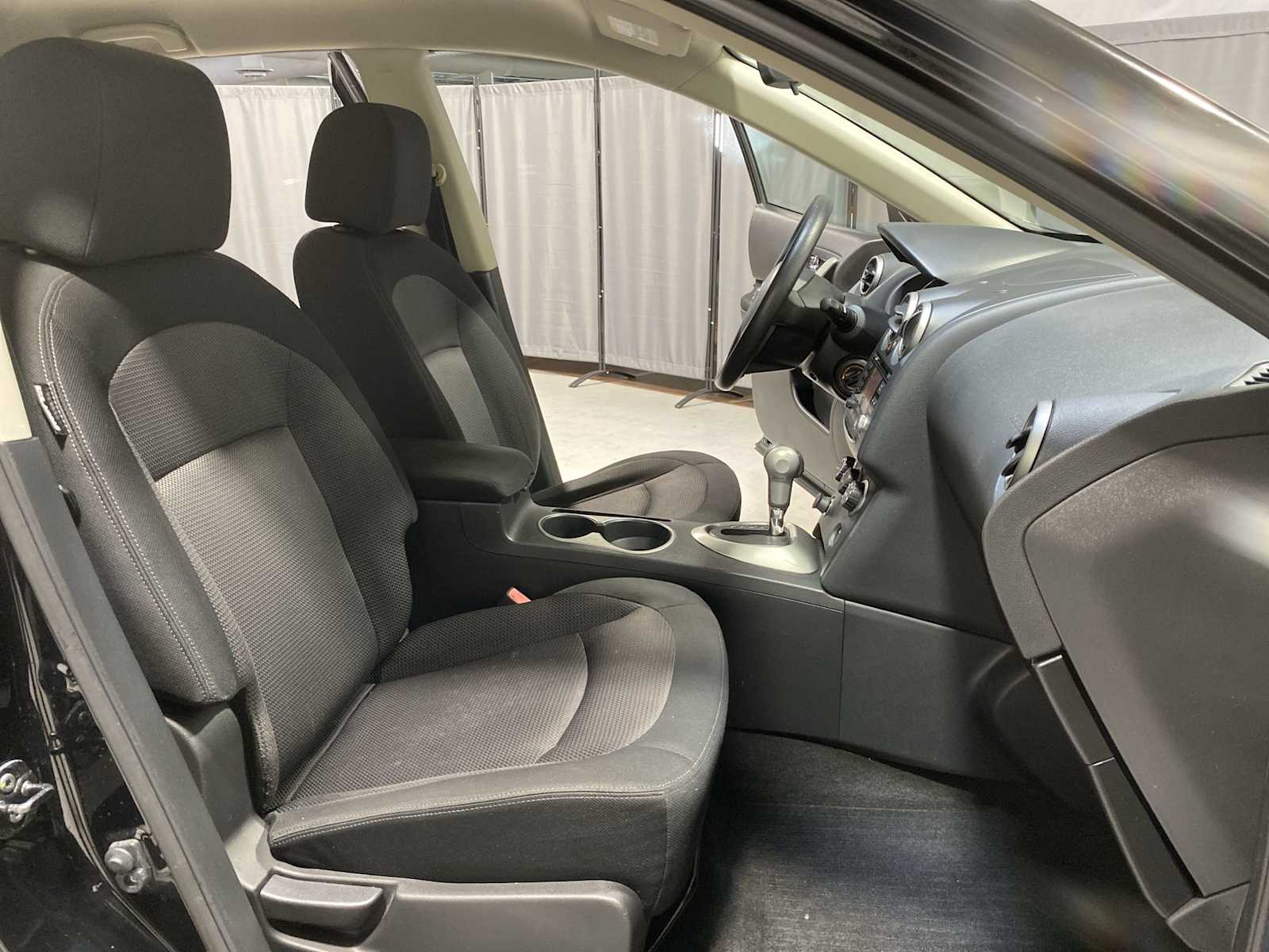 Thumbnail: 2011 Nissan Rogue - 14