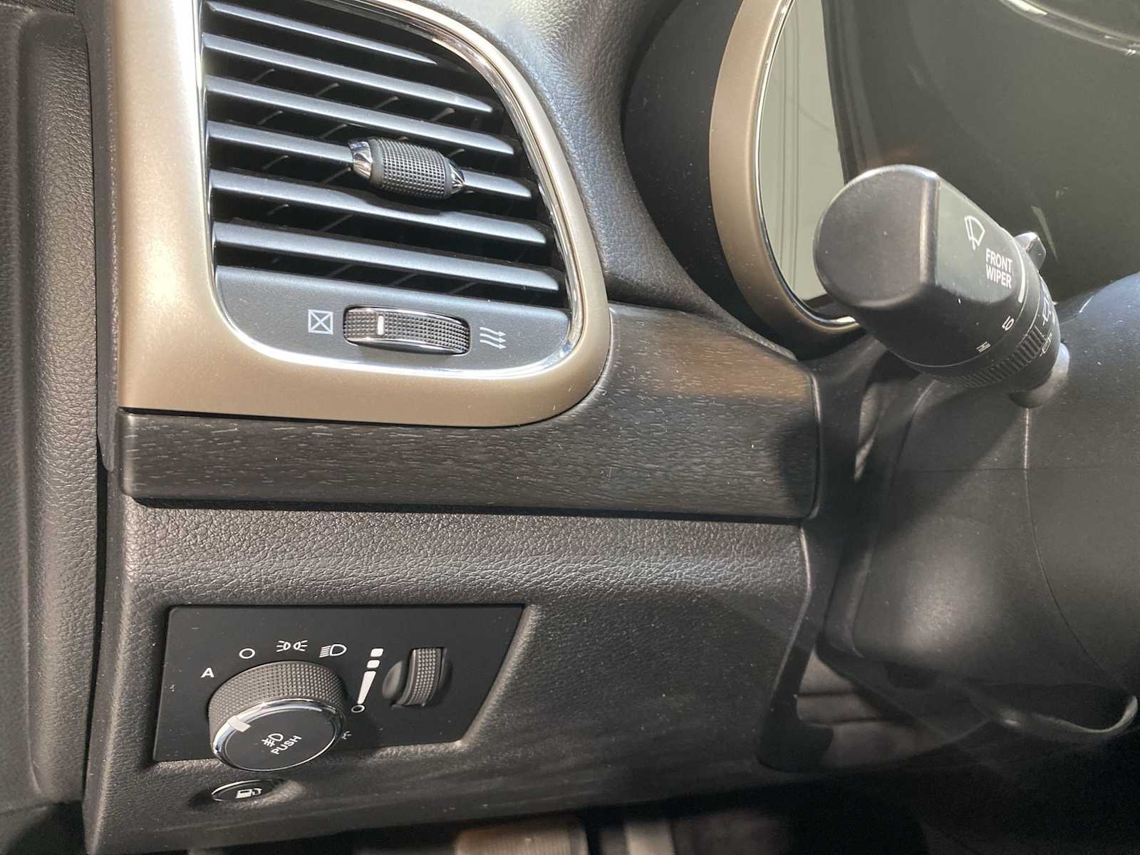 Thumbnail: 2017 Jeep Grand Cherokee - 24