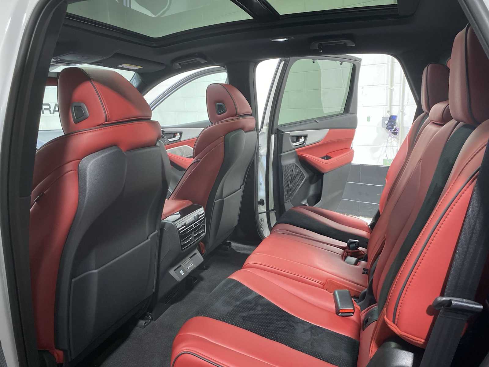 Thumbnail: 2023 Acura MDX - 12