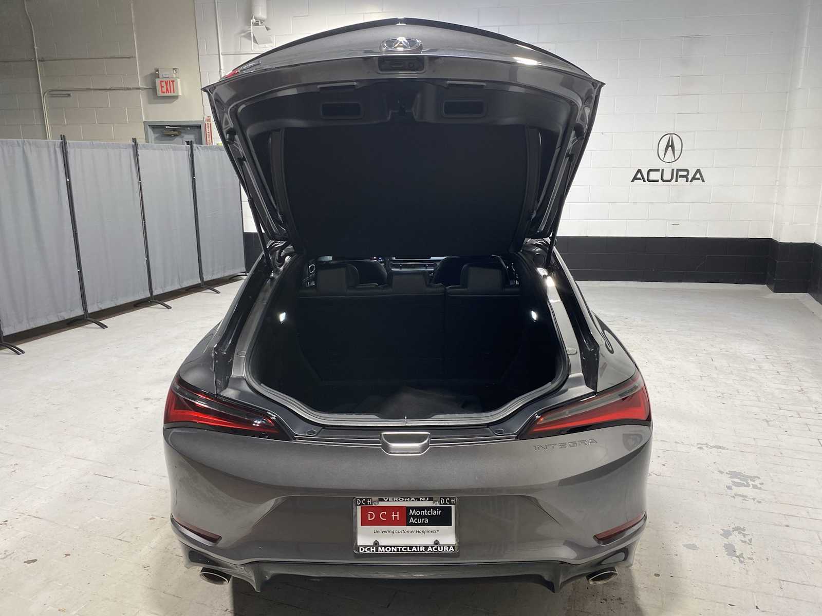 Thumbnail: 2023 Acura Integra - 19