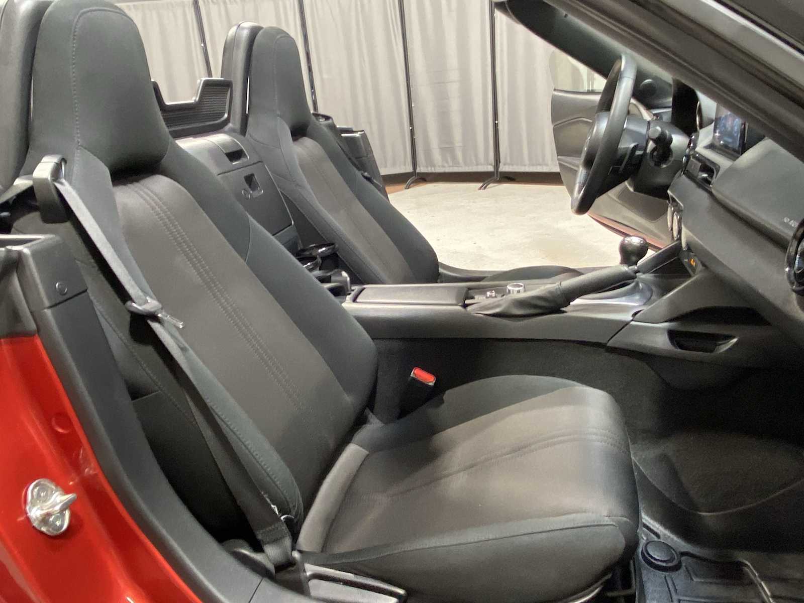 Thumbnail: 2021 Mazda MX-5 Miata - 12