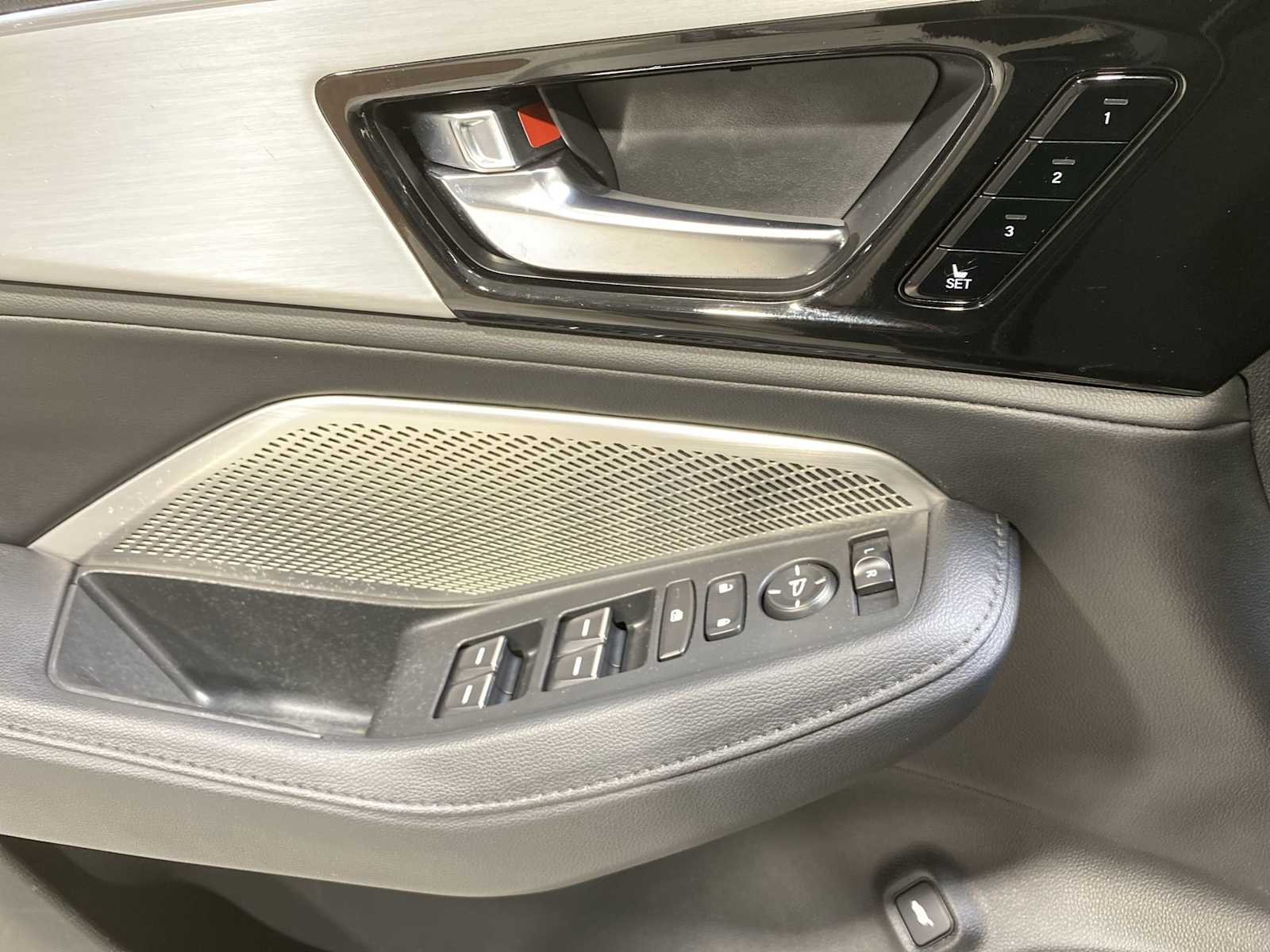 Thumbnail: 2023 Acura MDX - 23