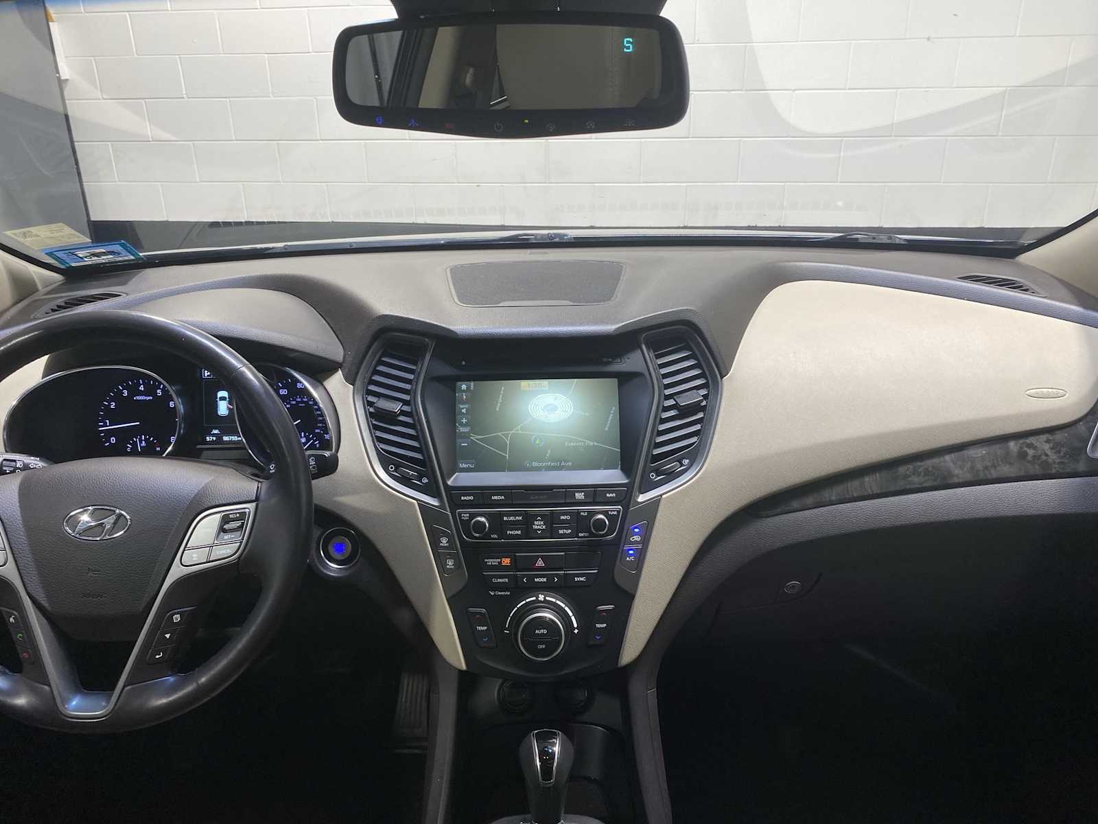 Thumbnail: 2017 Hyundai Santa Fe - 10