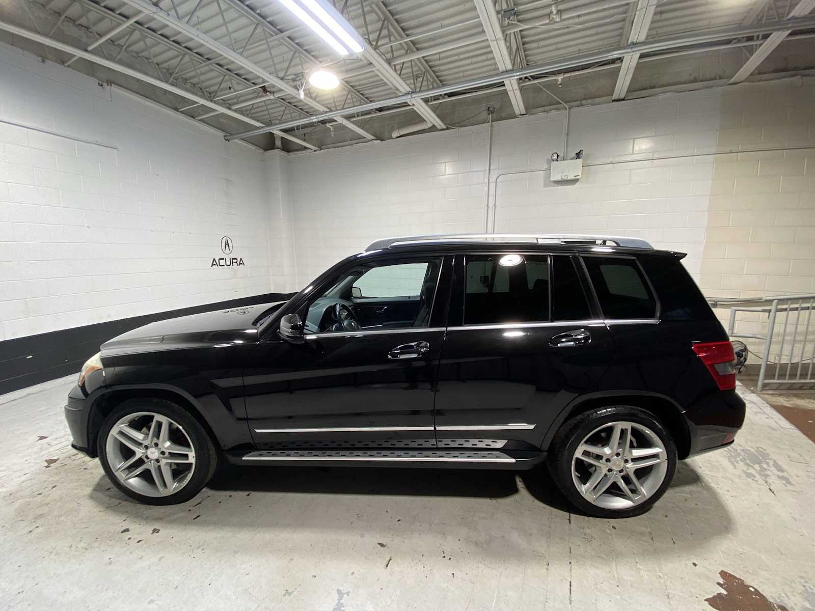 Thumbnail: 2010 Mercedes-Benz GLK - 2