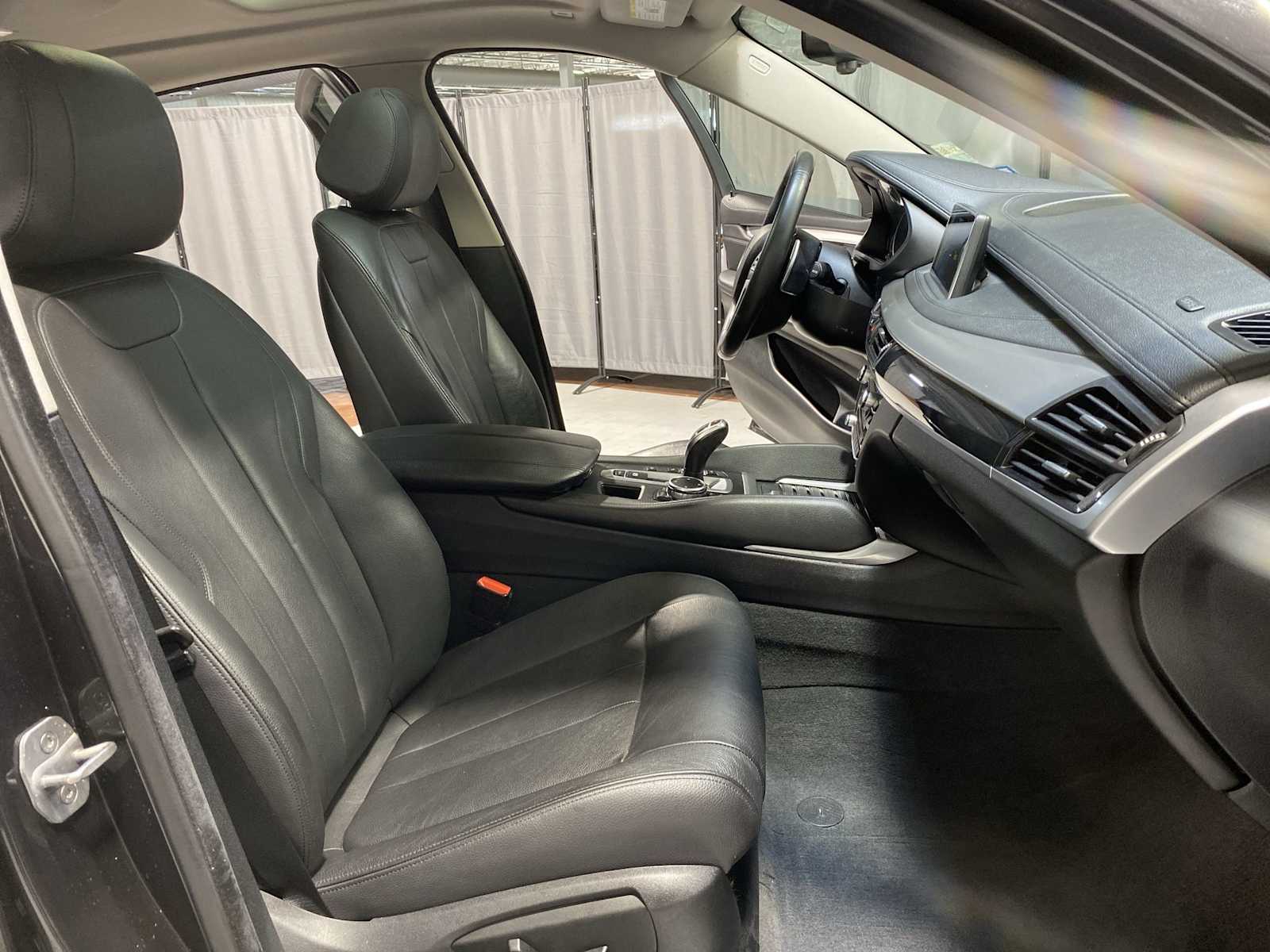 Thumbnail: 2015 BMW X6 - 14