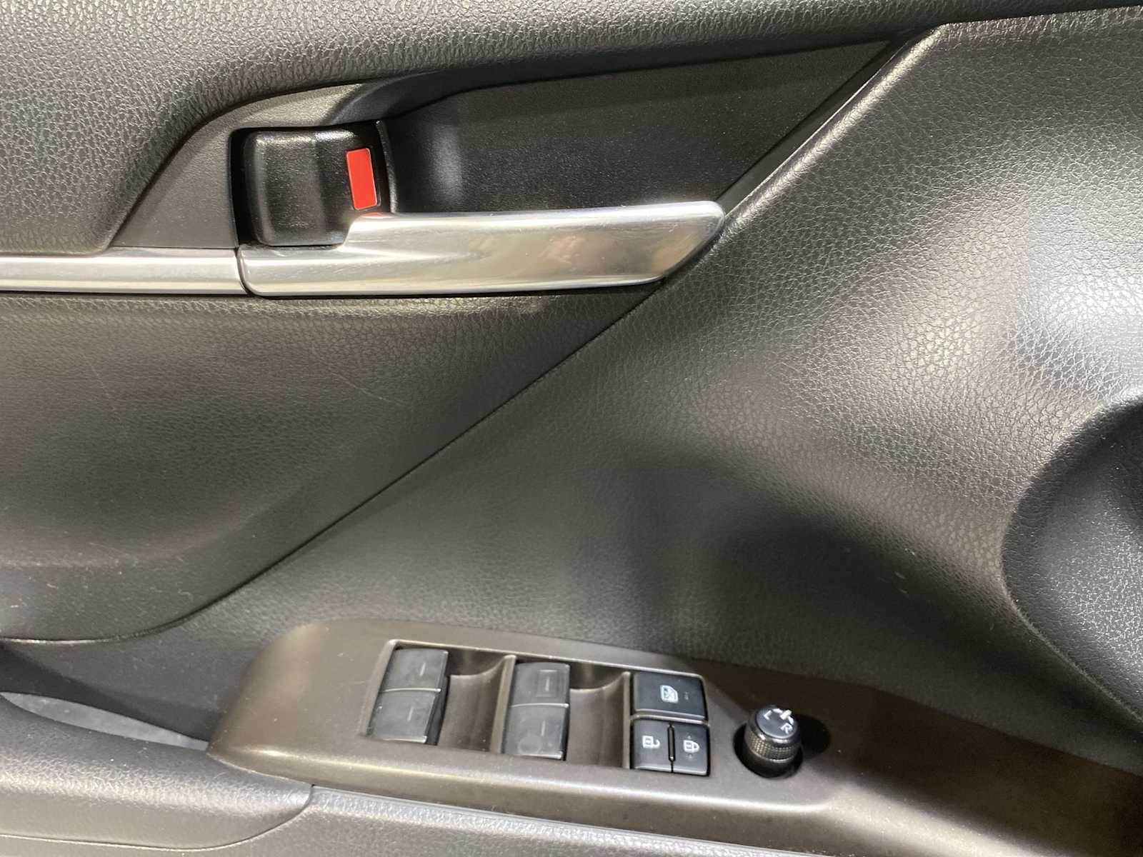 Thumbnail: 2021 Toyota Camry - 23