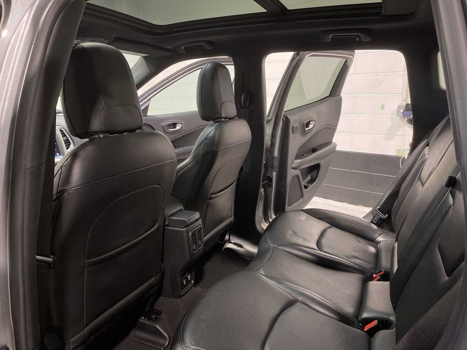 Thumbnail: 2020 Jeep Compass - 12