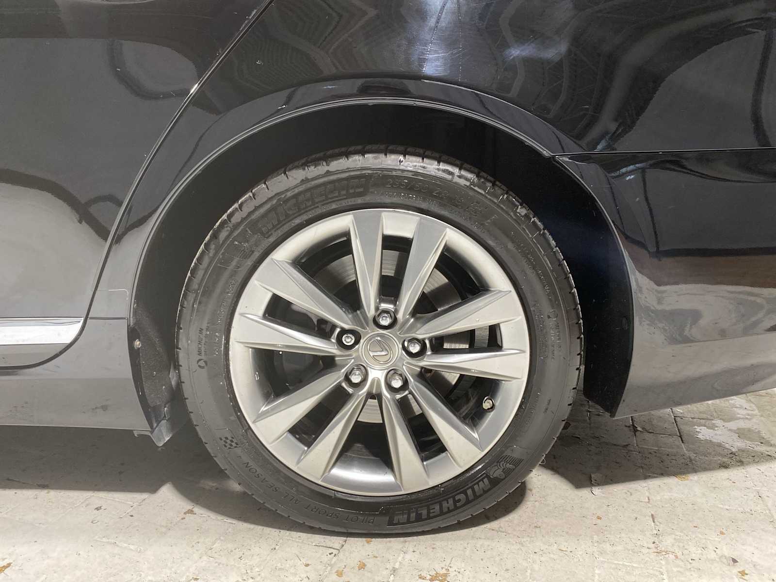 Thumbnail: 2014 Lexus LS - 8