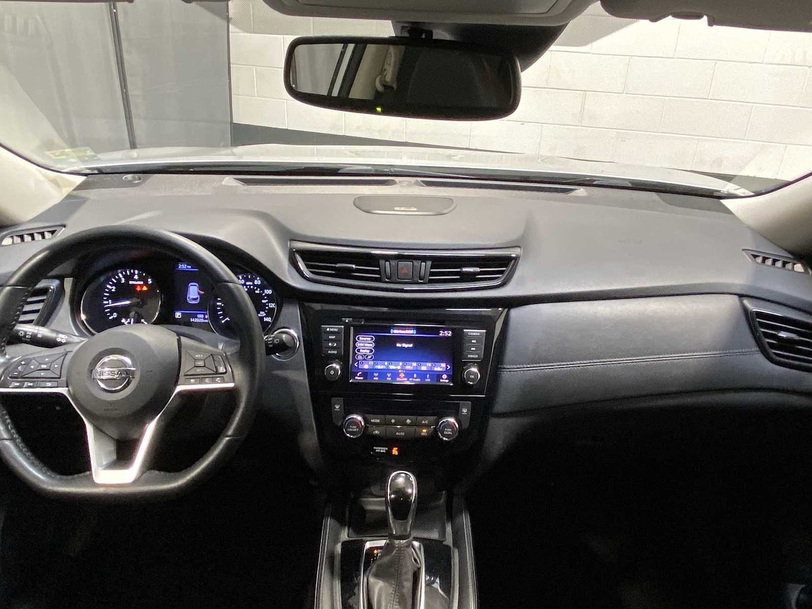 Thumbnail: 2018 Nissan Rogue - 10