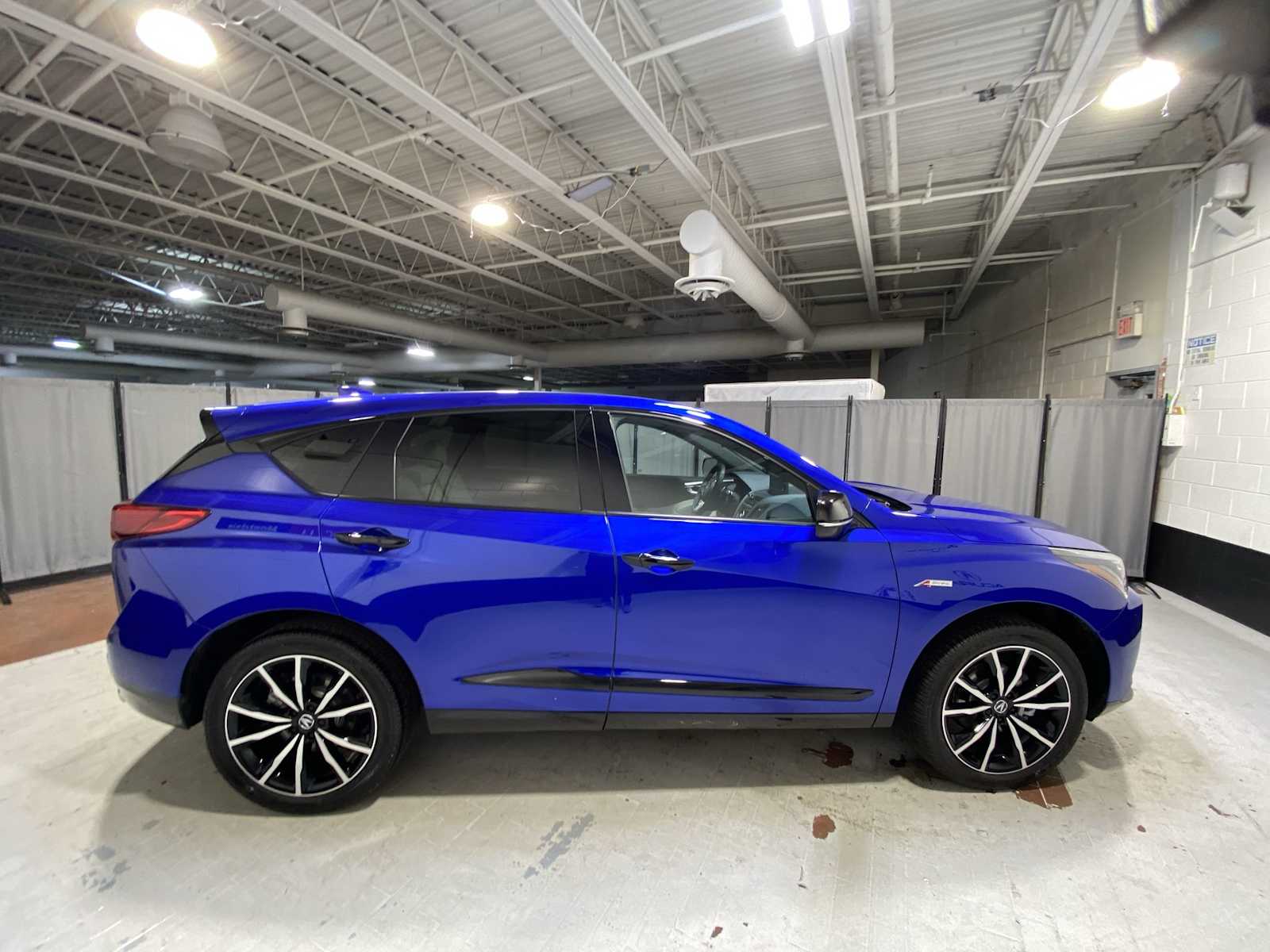 Thumbnail: 2025 Acura RDX - 27