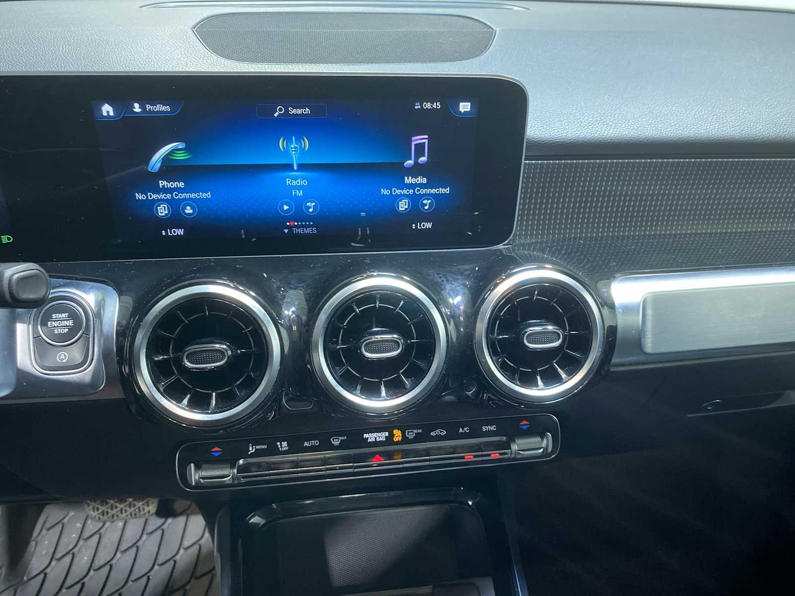 Thumbnail: 2021 Mercedes-Benz GLB - 16