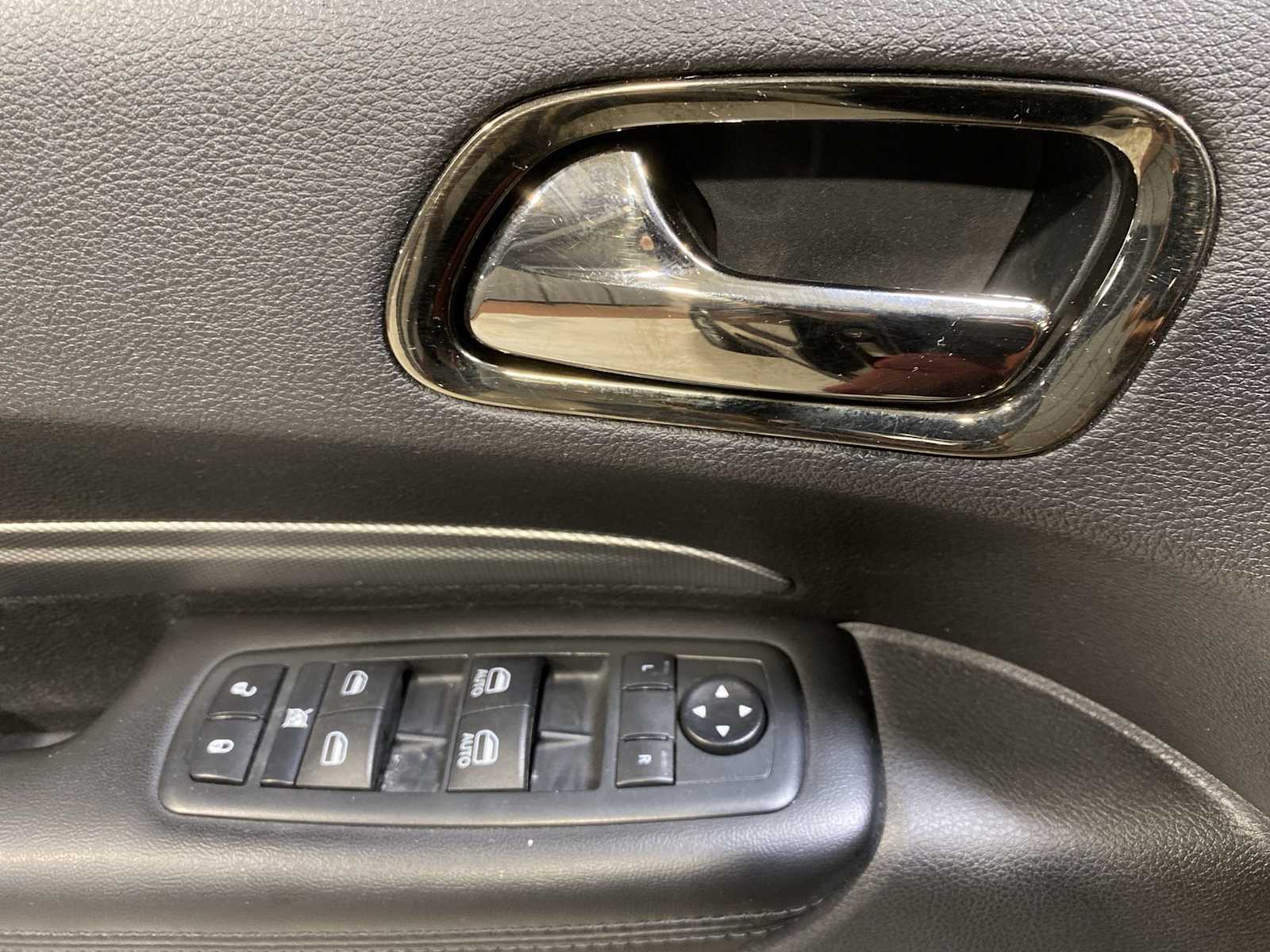 Thumbnail: 2020 Dodge Durango - 23