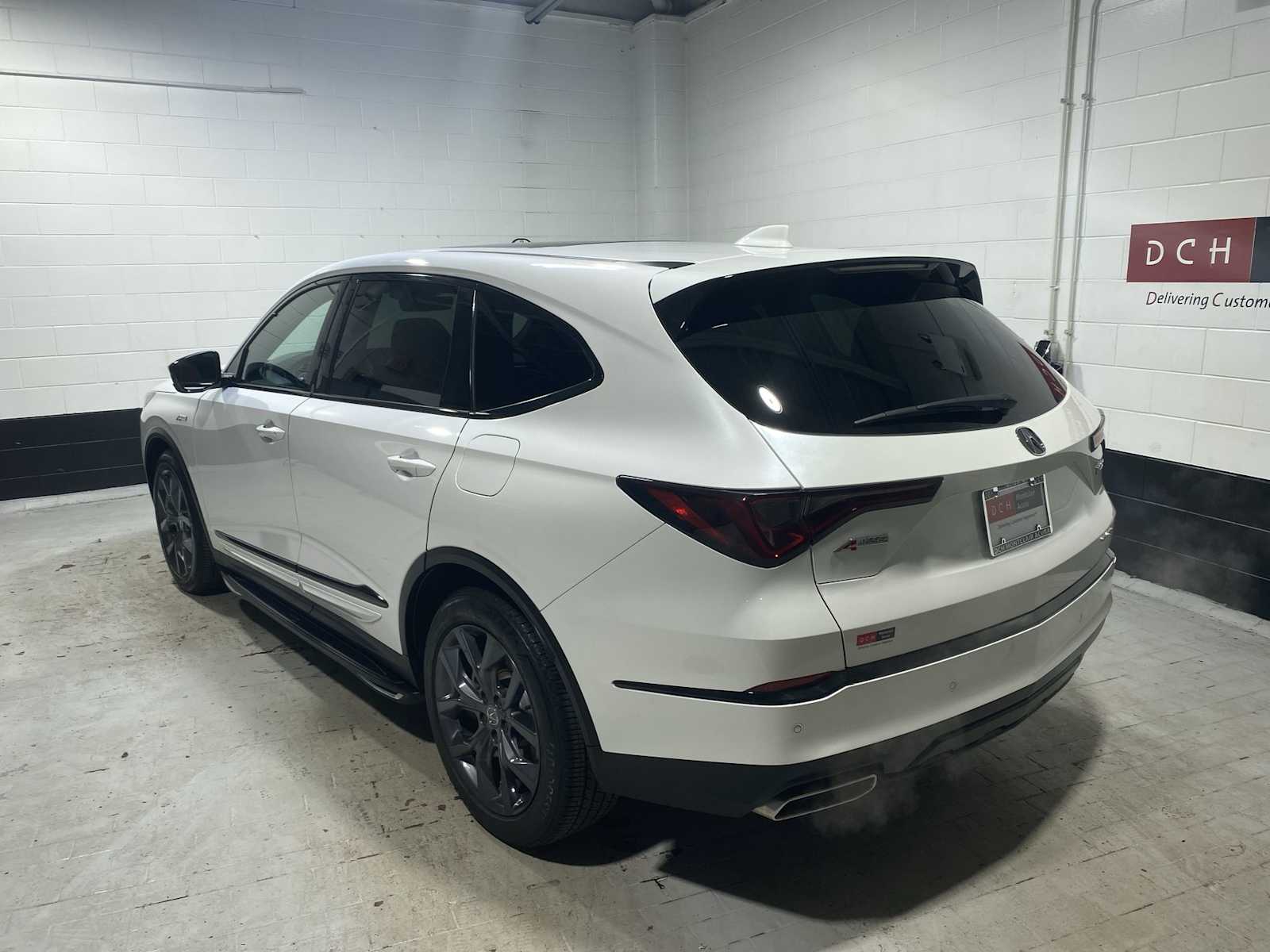 Thumbnail: 2023 Acura MDX - 4