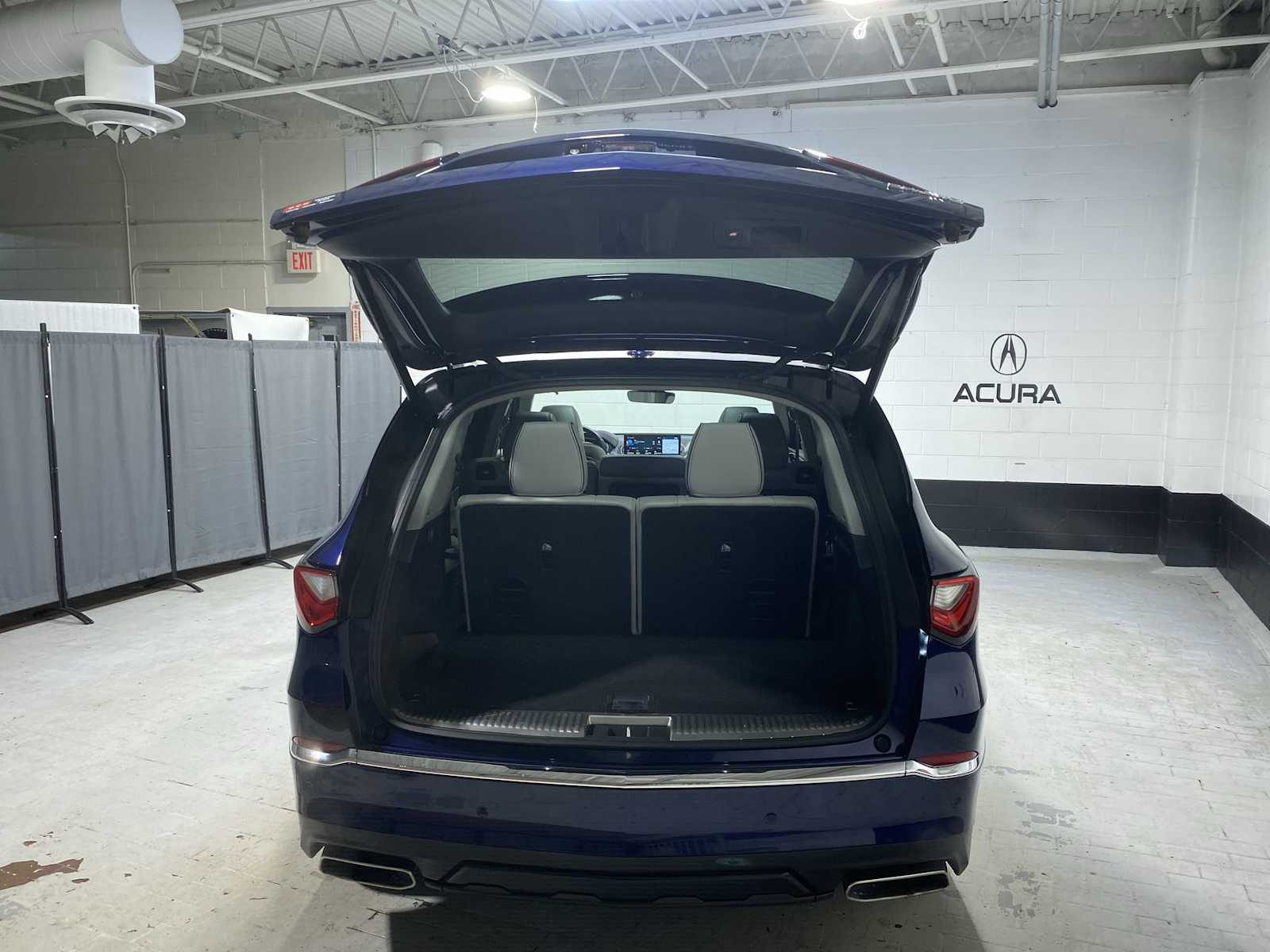 Thumbnail: 2023 Acura MDX - 19