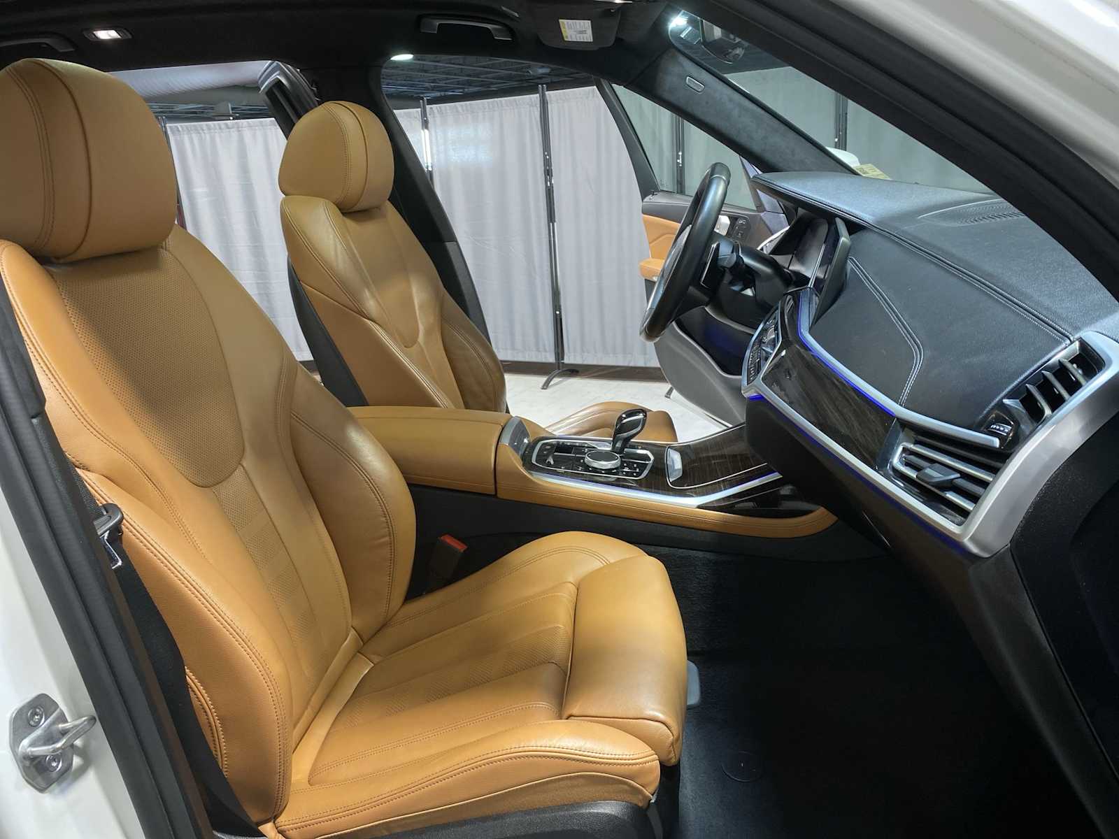 Thumbnail: 2021 BMW X7 - 14