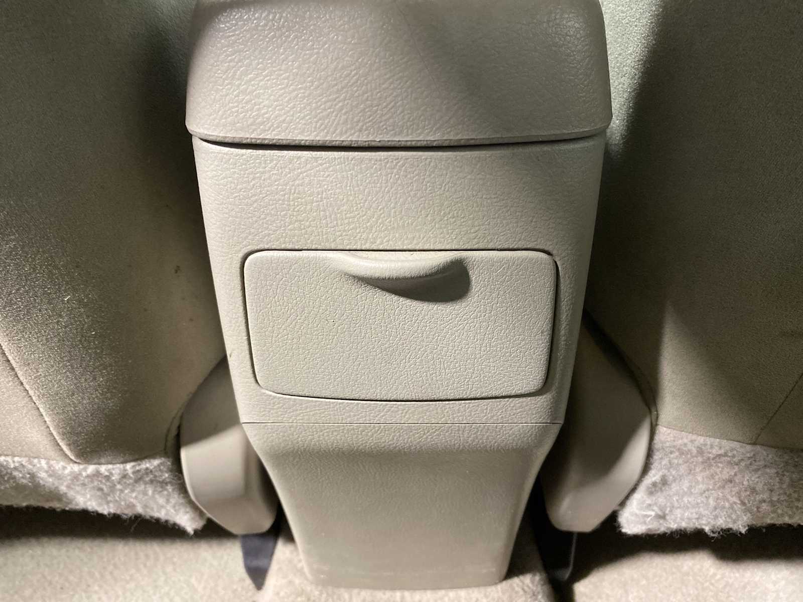 Thumbnail: 2013 Toyota Corolla - 25