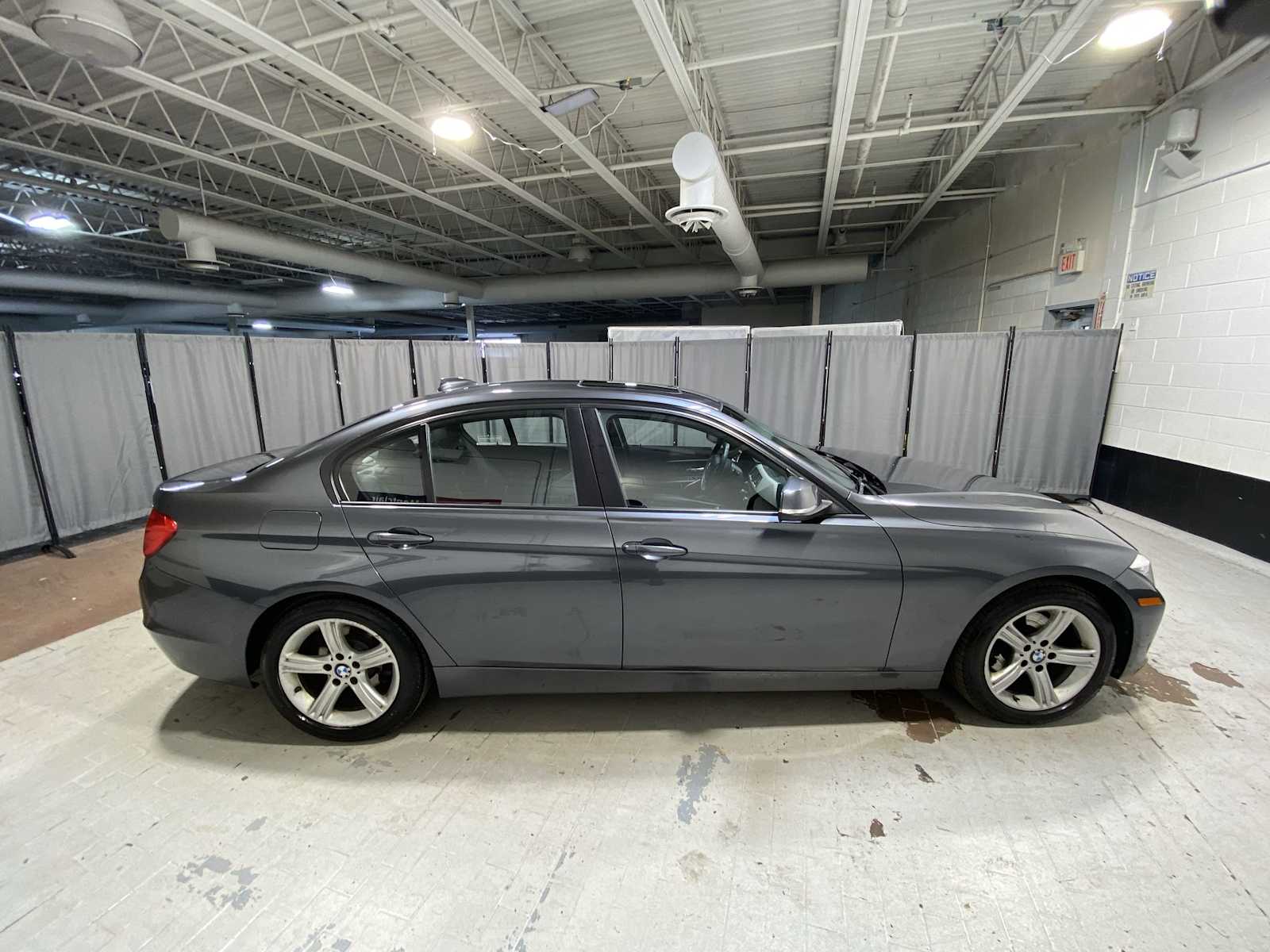 Thumbnail: 2014 BMW 3 Series - 26