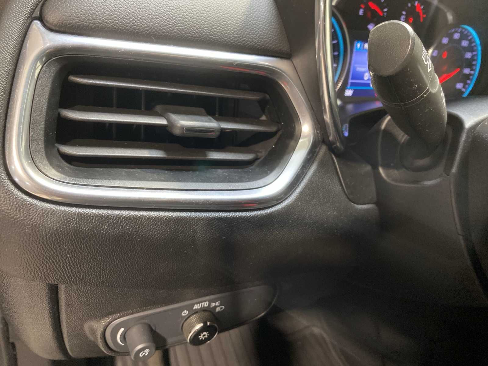 Thumbnail: 2019 Chevrolet Equinox - 24