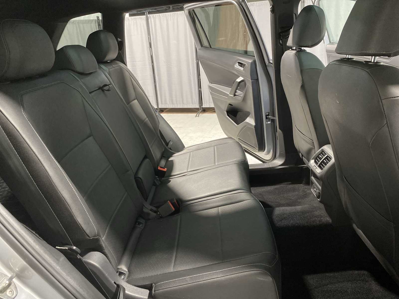 Thumbnail: 2020 Volkswagen Tiguan - 13