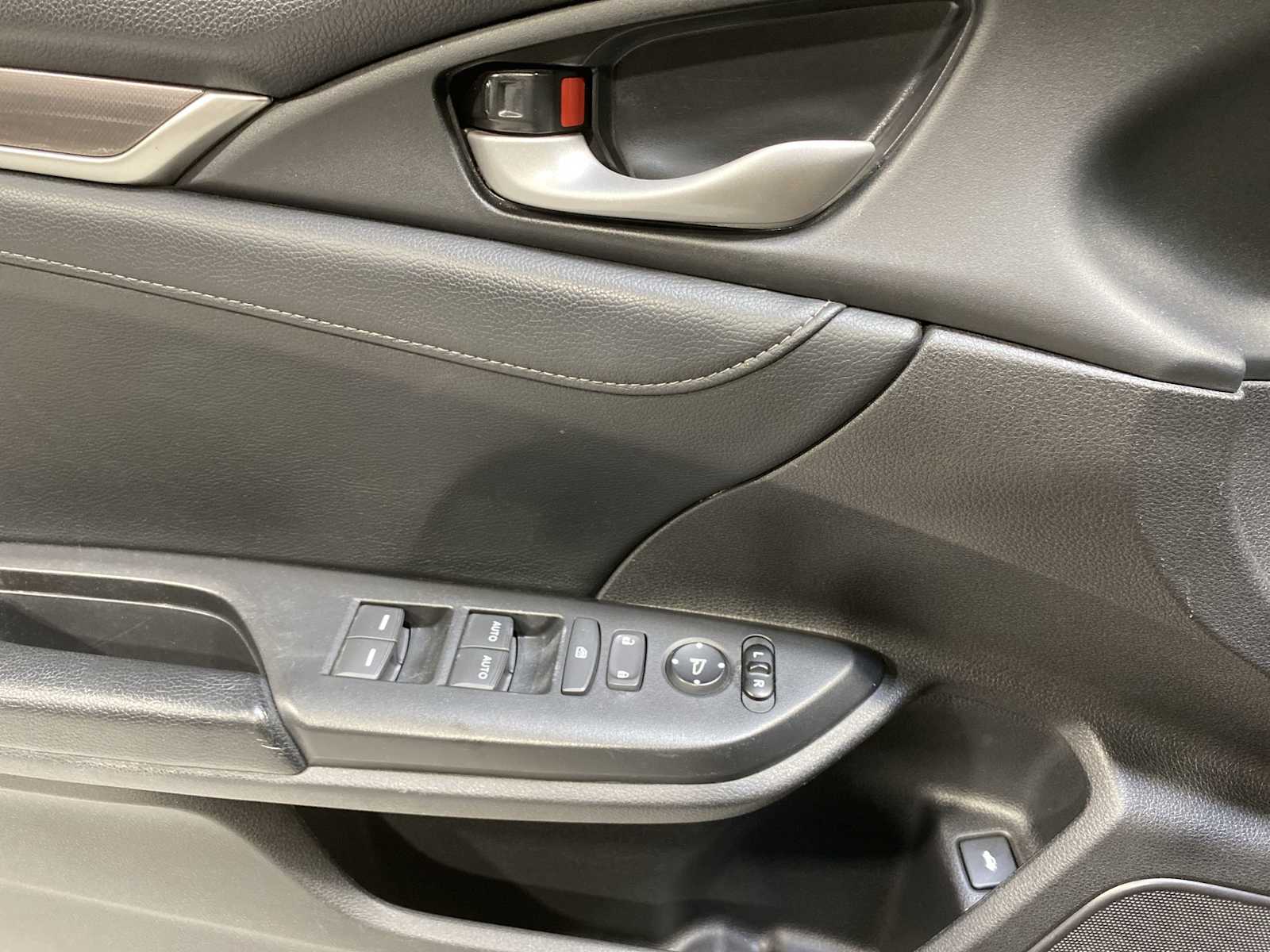 Thumbnail: 2020 Honda Civic - 23