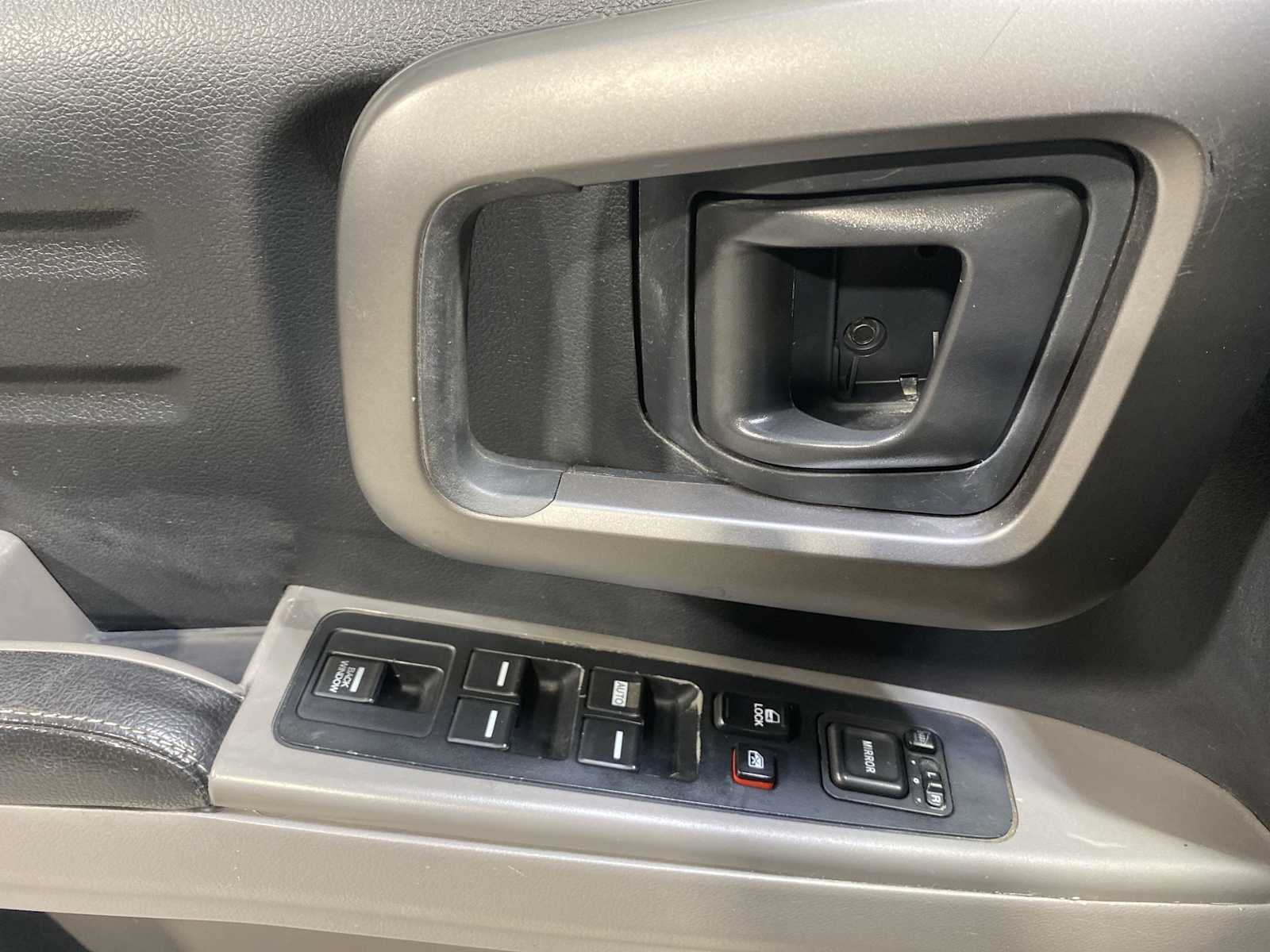 Thumbnail: 2014 Honda Ridgeline - 23