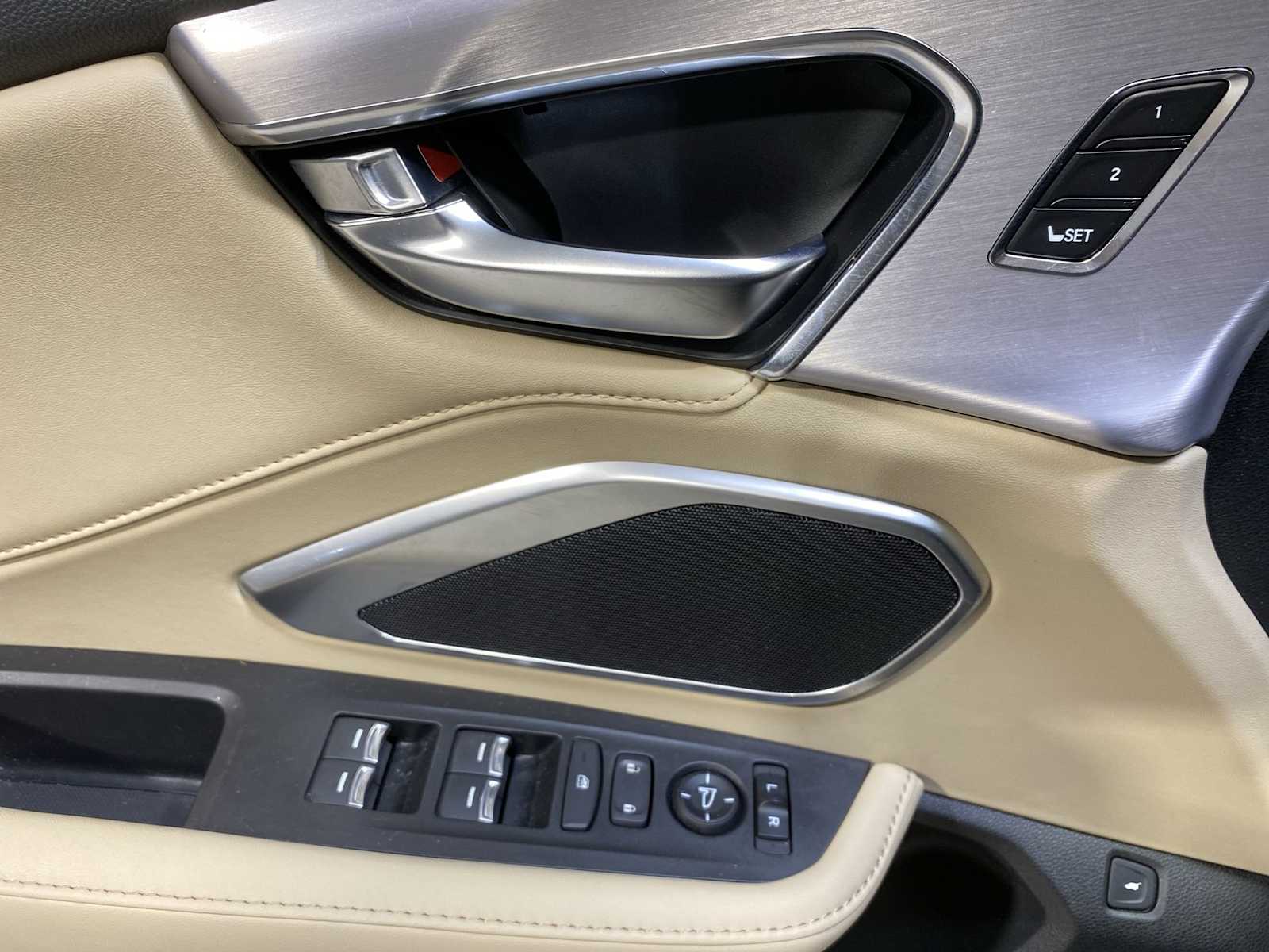 Thumbnail: 2023 Acura RDX - 23