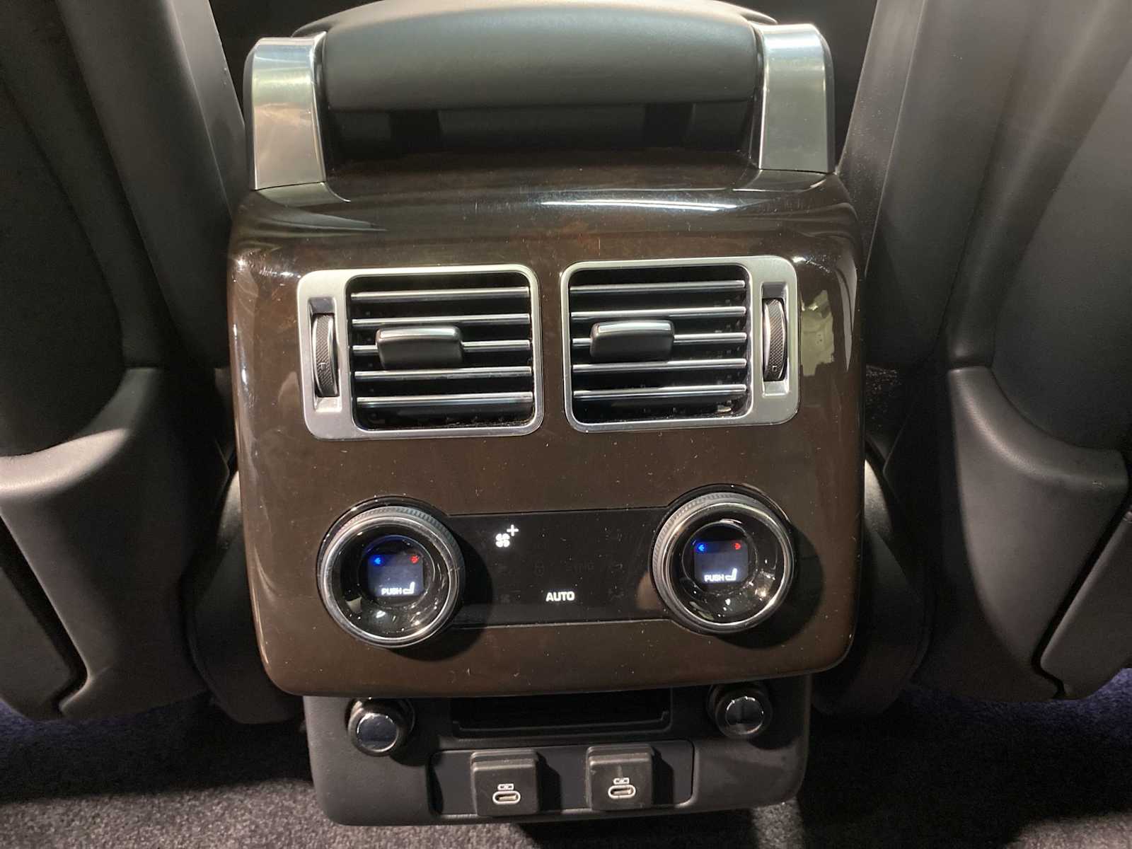 Thumbnail: 2021 Land Rover Range Rover - 25