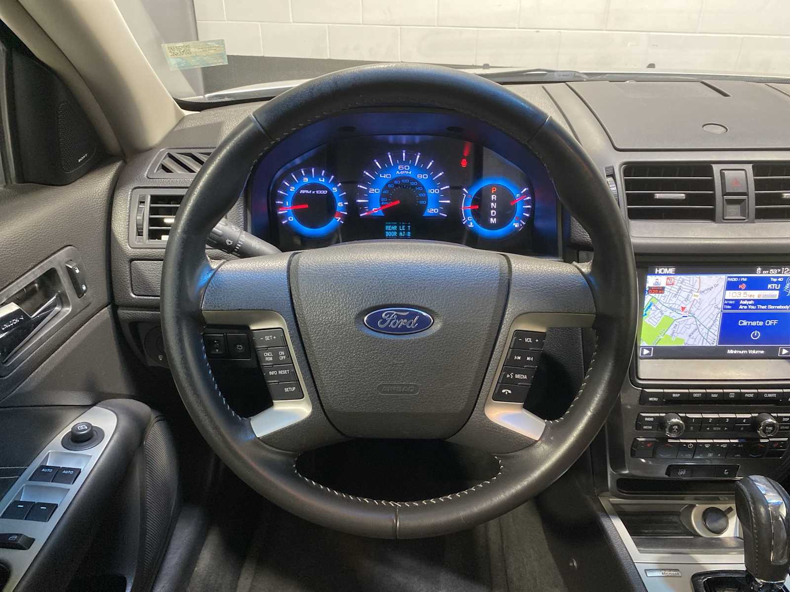 Thumbnail: 2011 Ford Fusion - 15